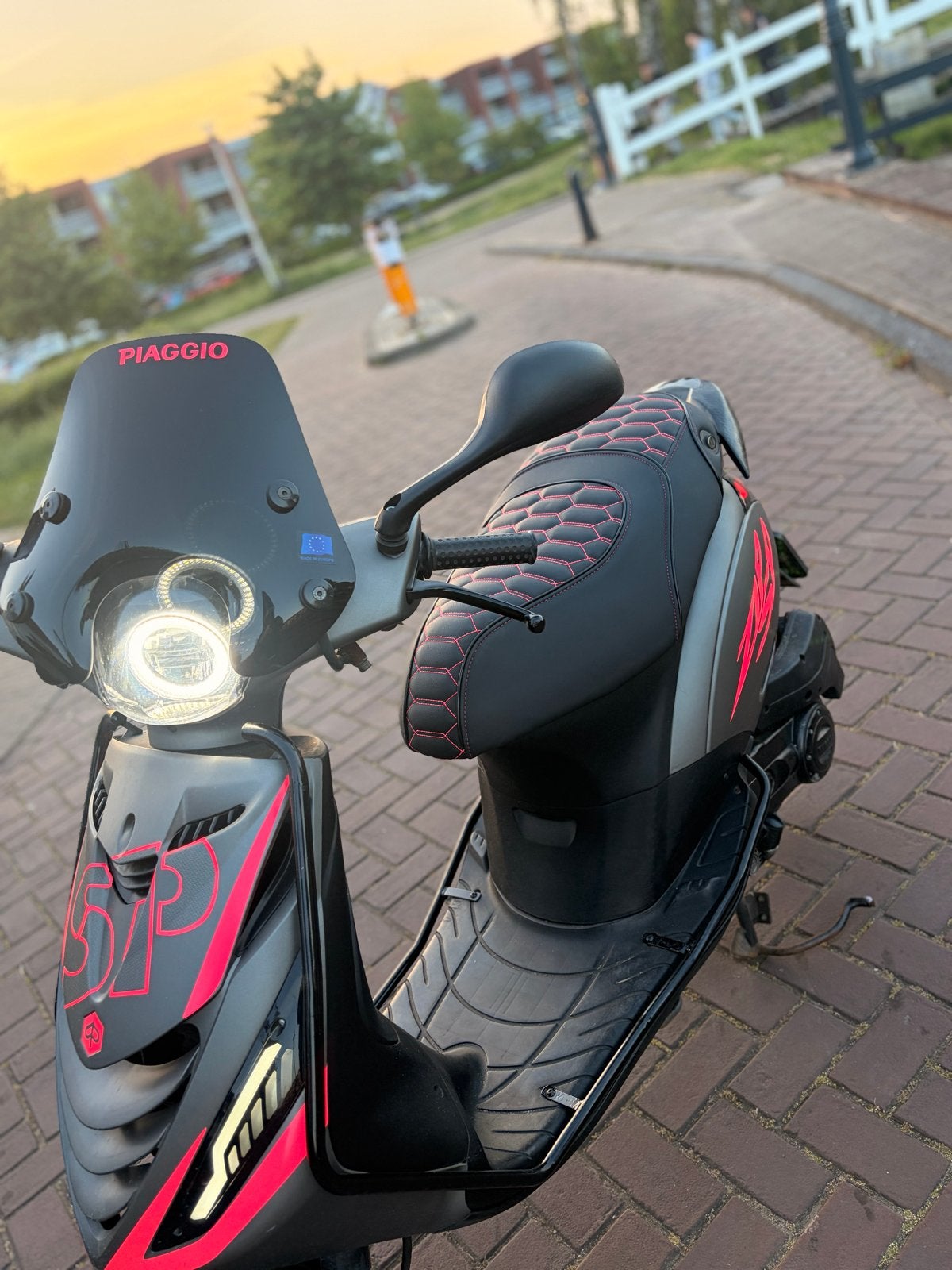 Piaggio Zip 4 Takt roze grijs, Ophalen, Gebruikt, Benzine, Zip