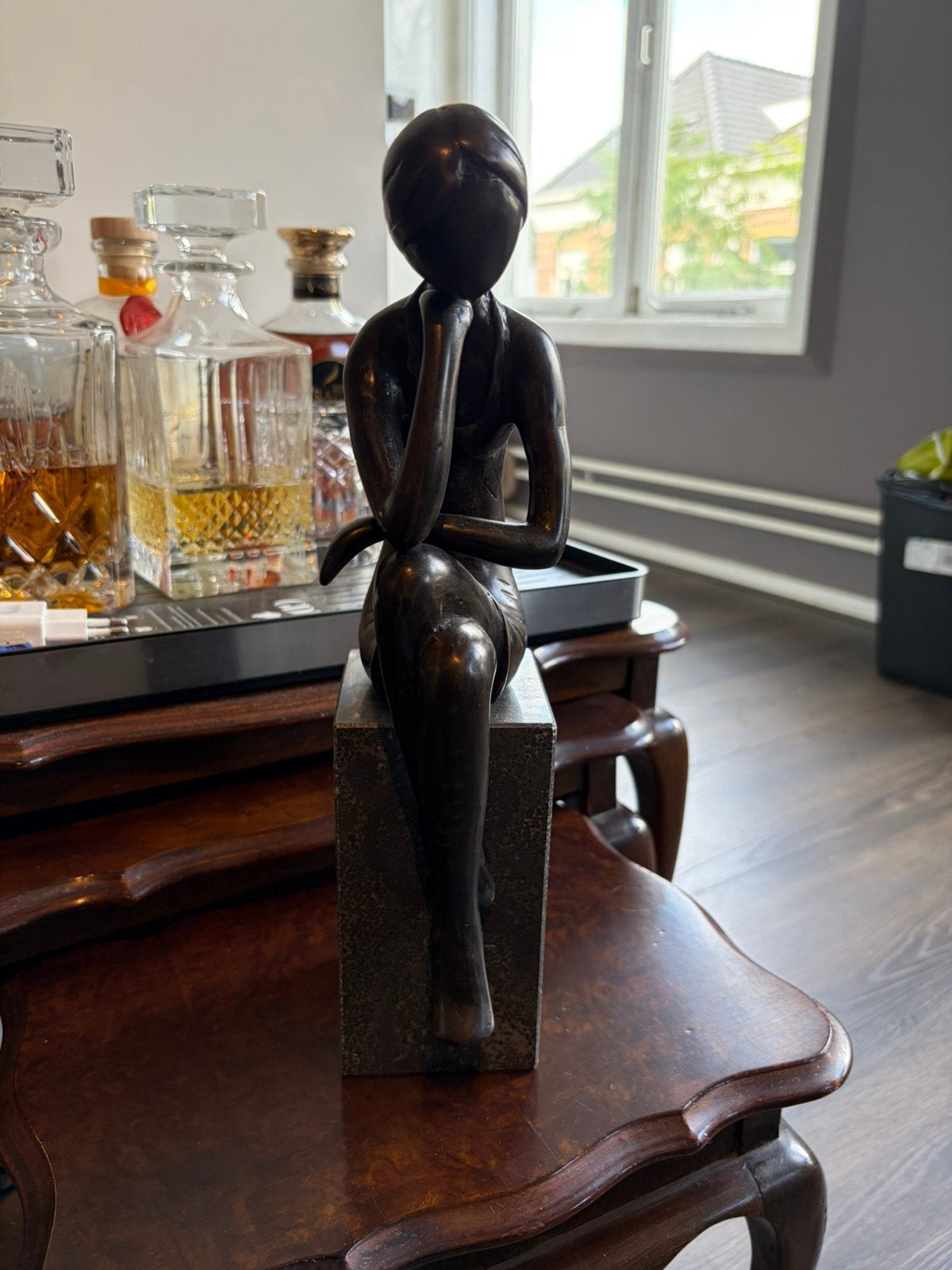Bronzen beeldje in set met liggend brons beeldje., Ophalen