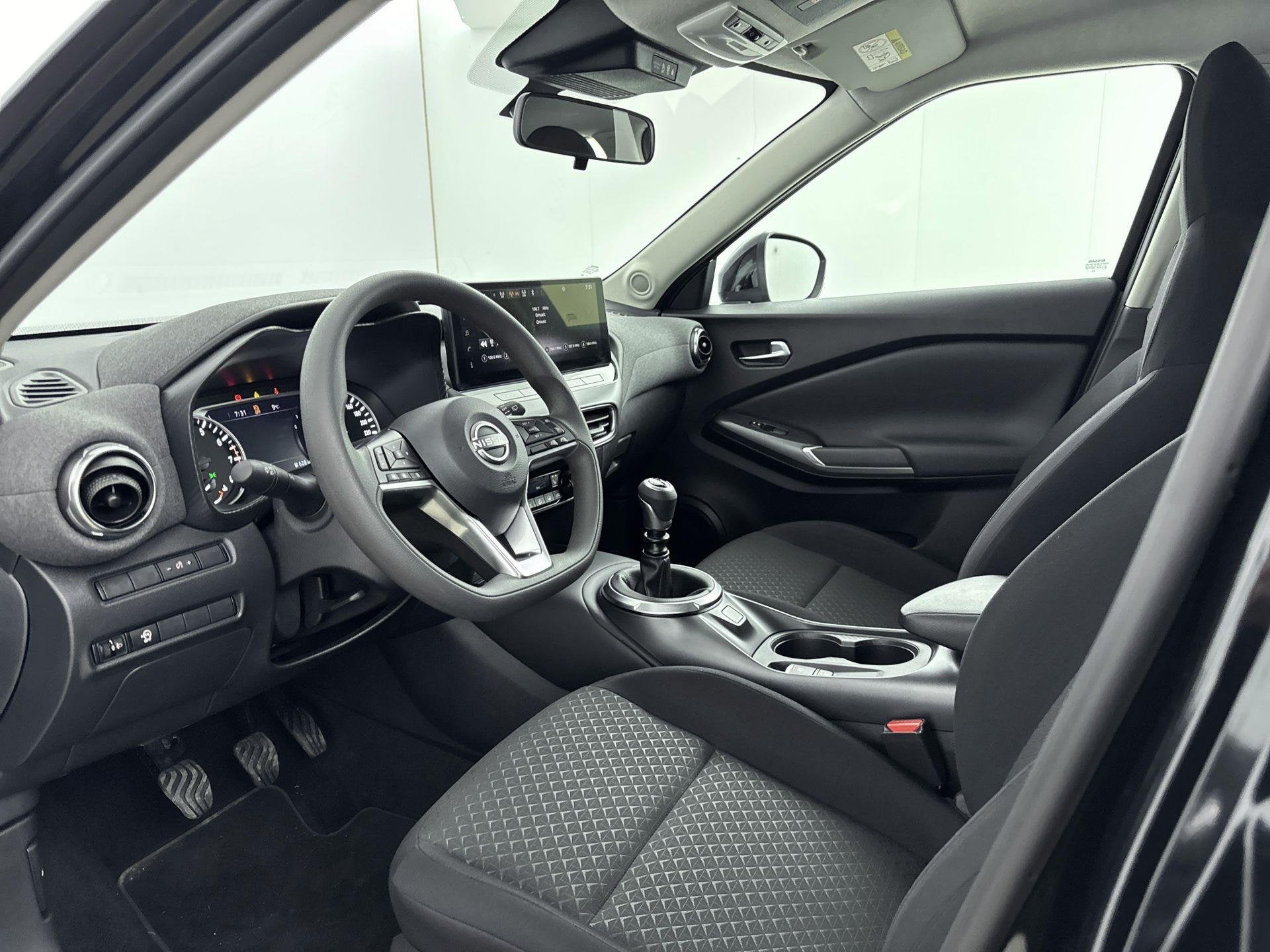 Foto 10 van Nissan Juke 1.0 DIG-T Acenta 114PK | Achteruitrijcamera | Ap
