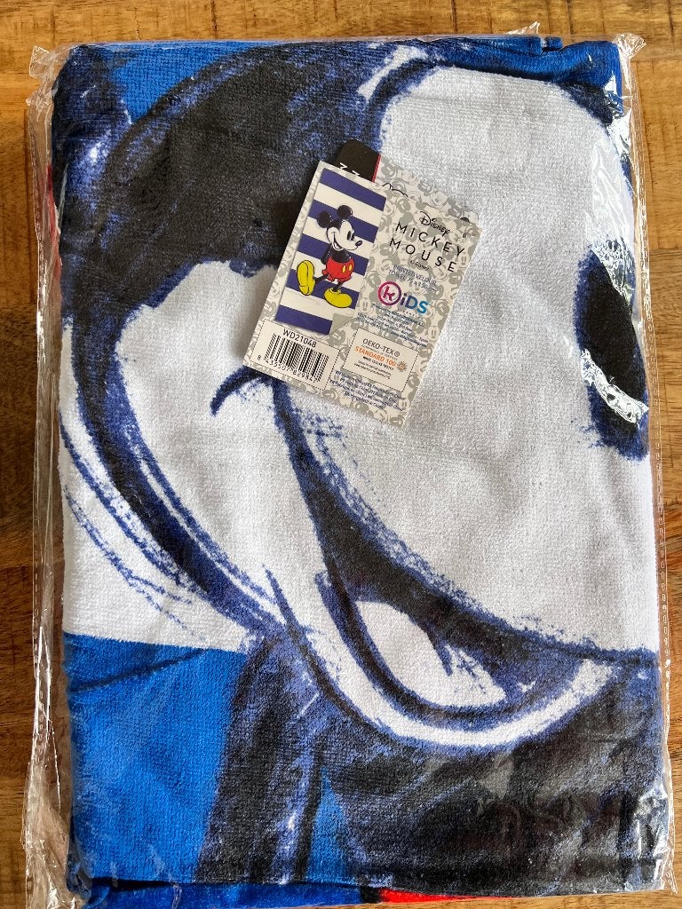 Disney badhanddoek 70x140, Verzamelen, Disney, Ophalen of Verzenden, Overige figuren, Nieuw, Kleding of Textiel