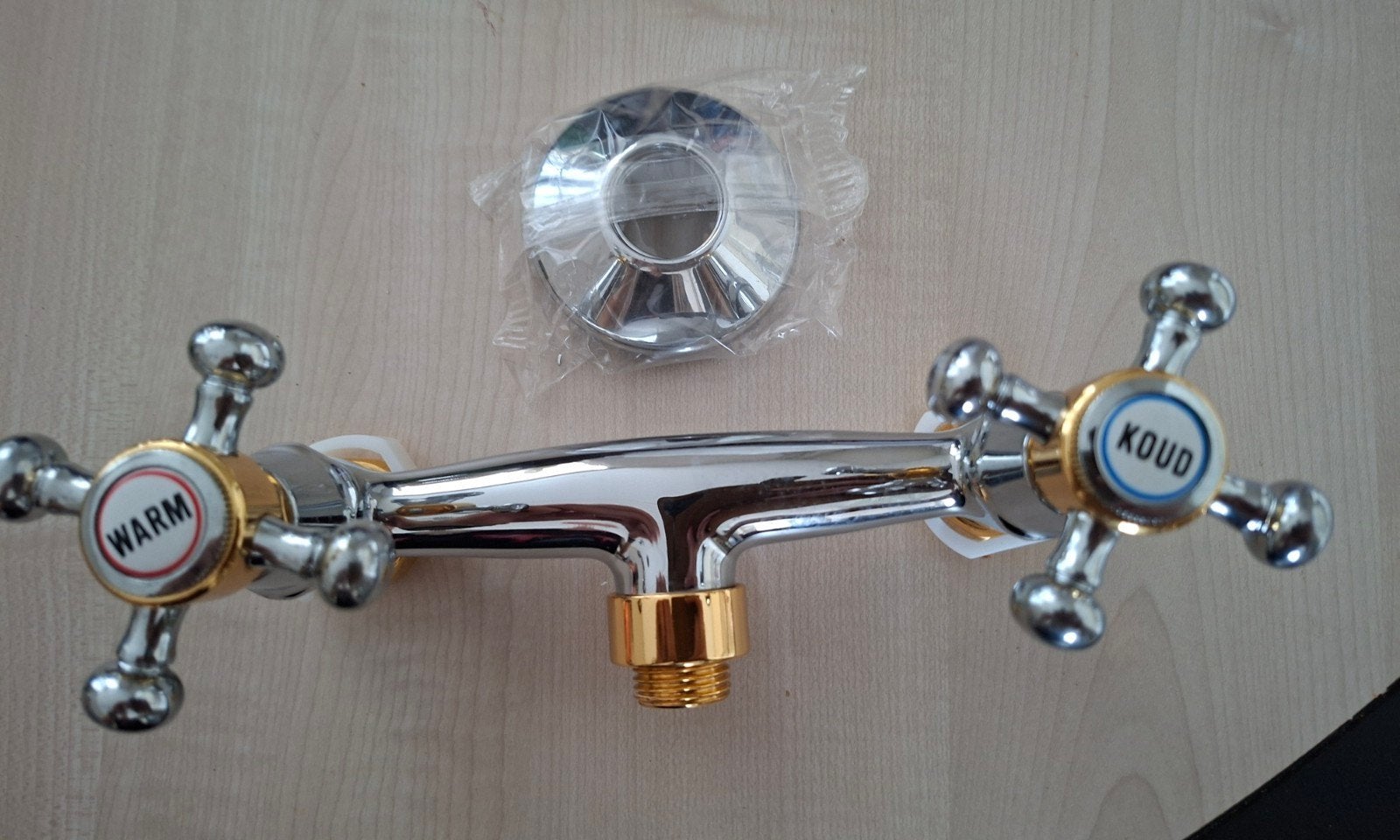 Nieuwe chromen kraan met warm en koud aanduiding, Ophalen of Verzenden, Nieuw, Chroom, Kraan