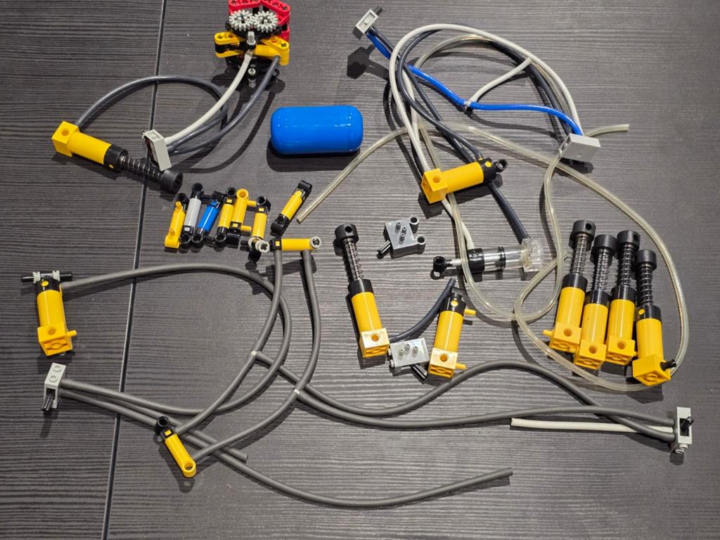 20 cilinders airtank partij pneumatic technic partij Lego, Ophalen