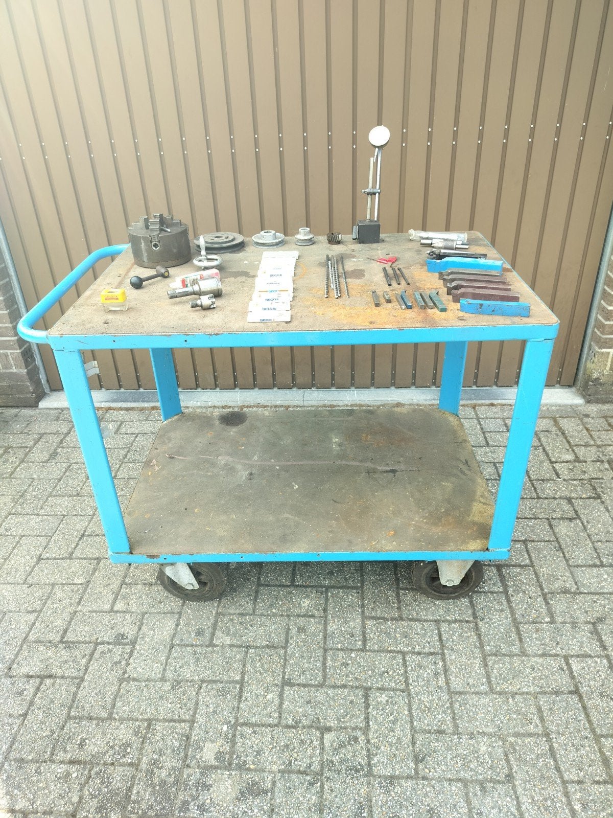 Tafel met draai-en freesgereedschap, Doe-het-zelf en Verbouw, Draaibanken, Ophalen, Metaaldraaibank