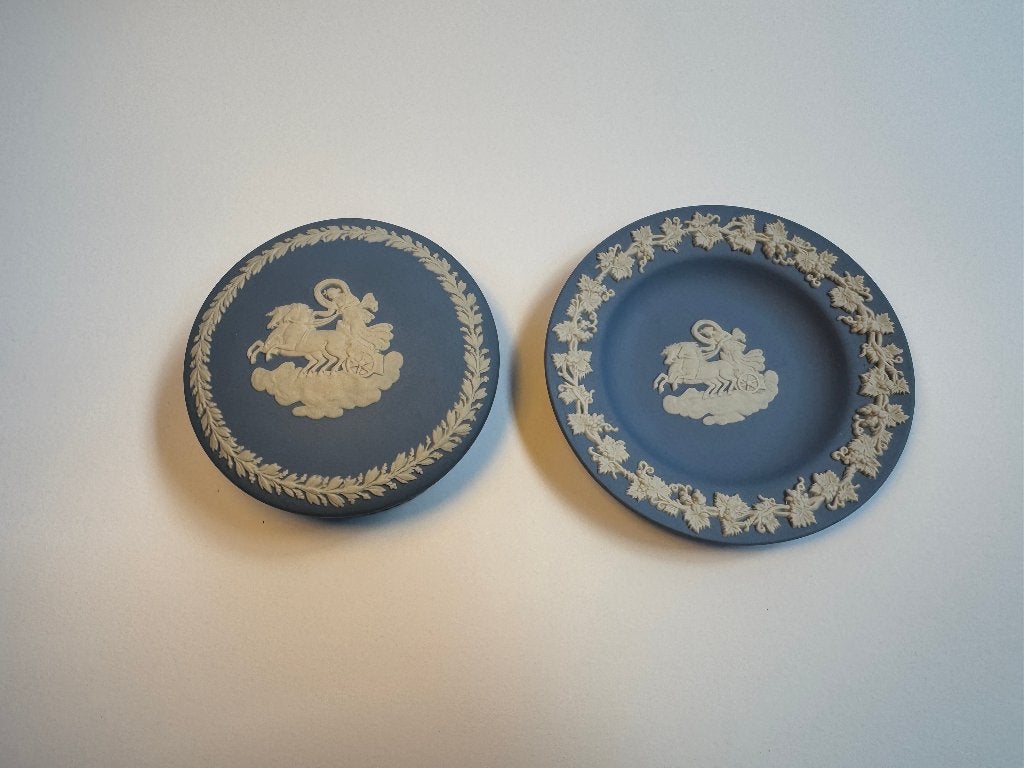Wedgwood Jasperware Dekseldoosje (en gratis item), Antiek en Kunst, Ophalen of Verzenden