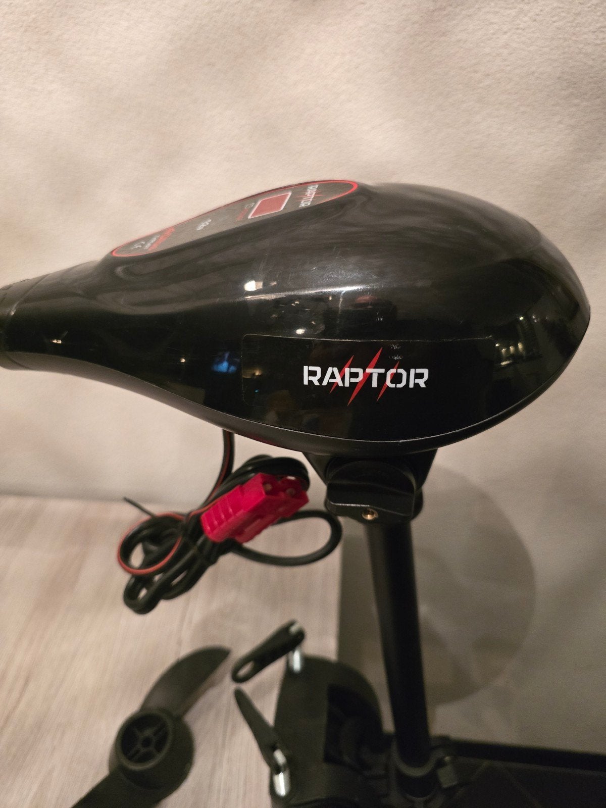 Nieuwe Raptor elektromotor, Watersport en Boten, Hengelsport | Karpervissen, Ophalen of Verzenden, Nieuw