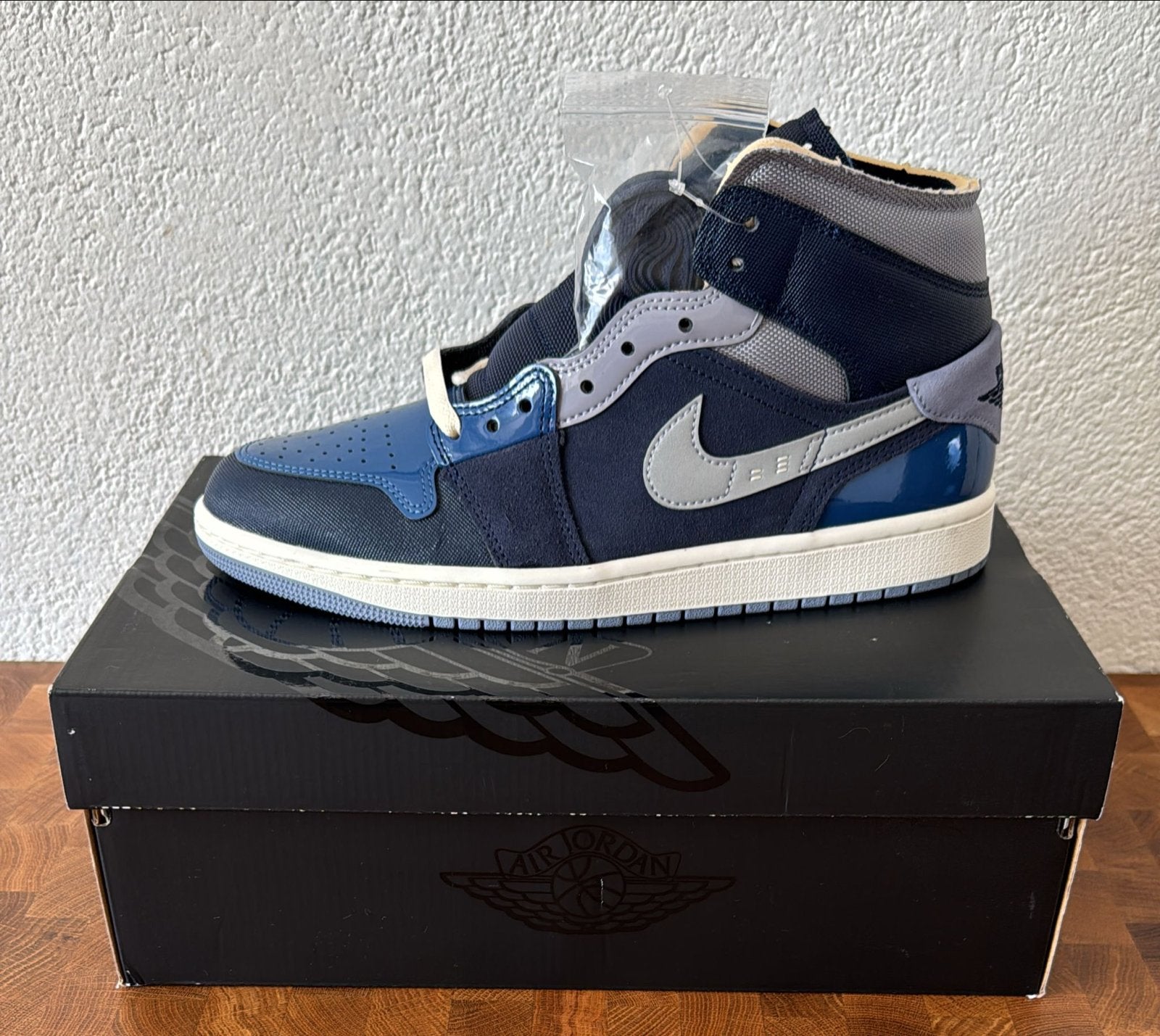 AIR JORDAN 1 MID SE CRAFT DR8868 400 Obsidian Maat 44 DS, Kleding | Heren, Schoenen, Ophalen of Verzenden, Nieuw, Blauw, Sneakers of Gympen