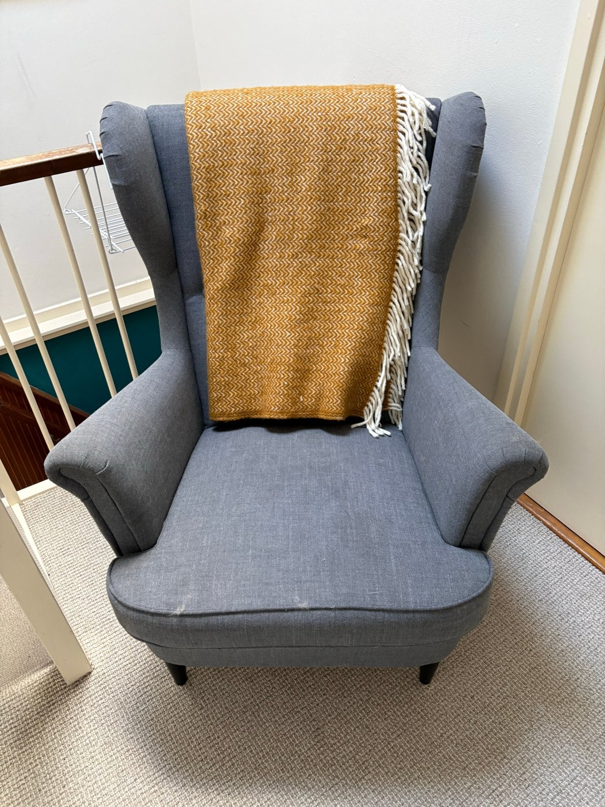 Comfortabele grijze fauteuil met hoge rugleuning, Gebruikt, 75 tot 100 cm, Ophalen of Verzenden, Stof
