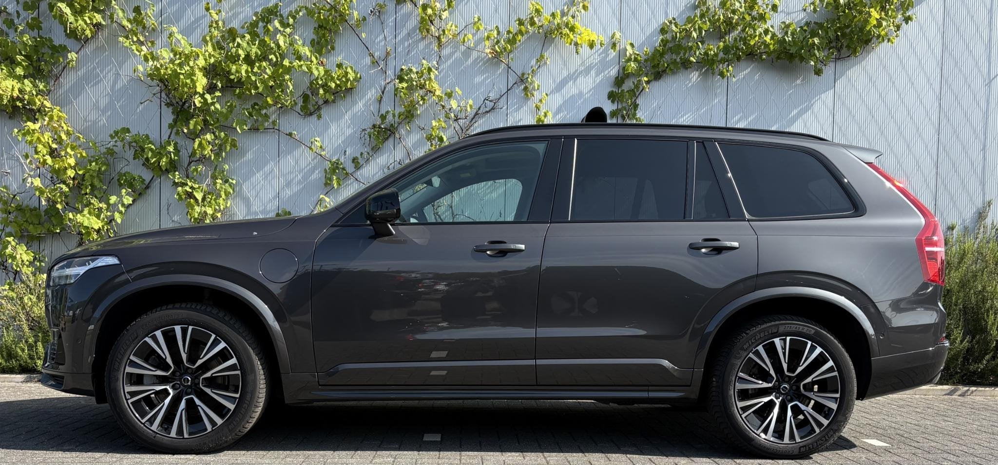 Volvo XC90 Plug-in Hybrid T8 AWD Ultimate Dark | Long Range, Gebruikt, 4 cilinders, Vierwielaandrijving, Hybride Elektrisch/Benzine