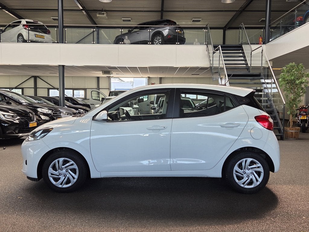 Hyundai i10 1.0 Comfort (bj 2022), Auto's, Hyundai, Gebruikt, 899 kg, 4 stoelen, Wit