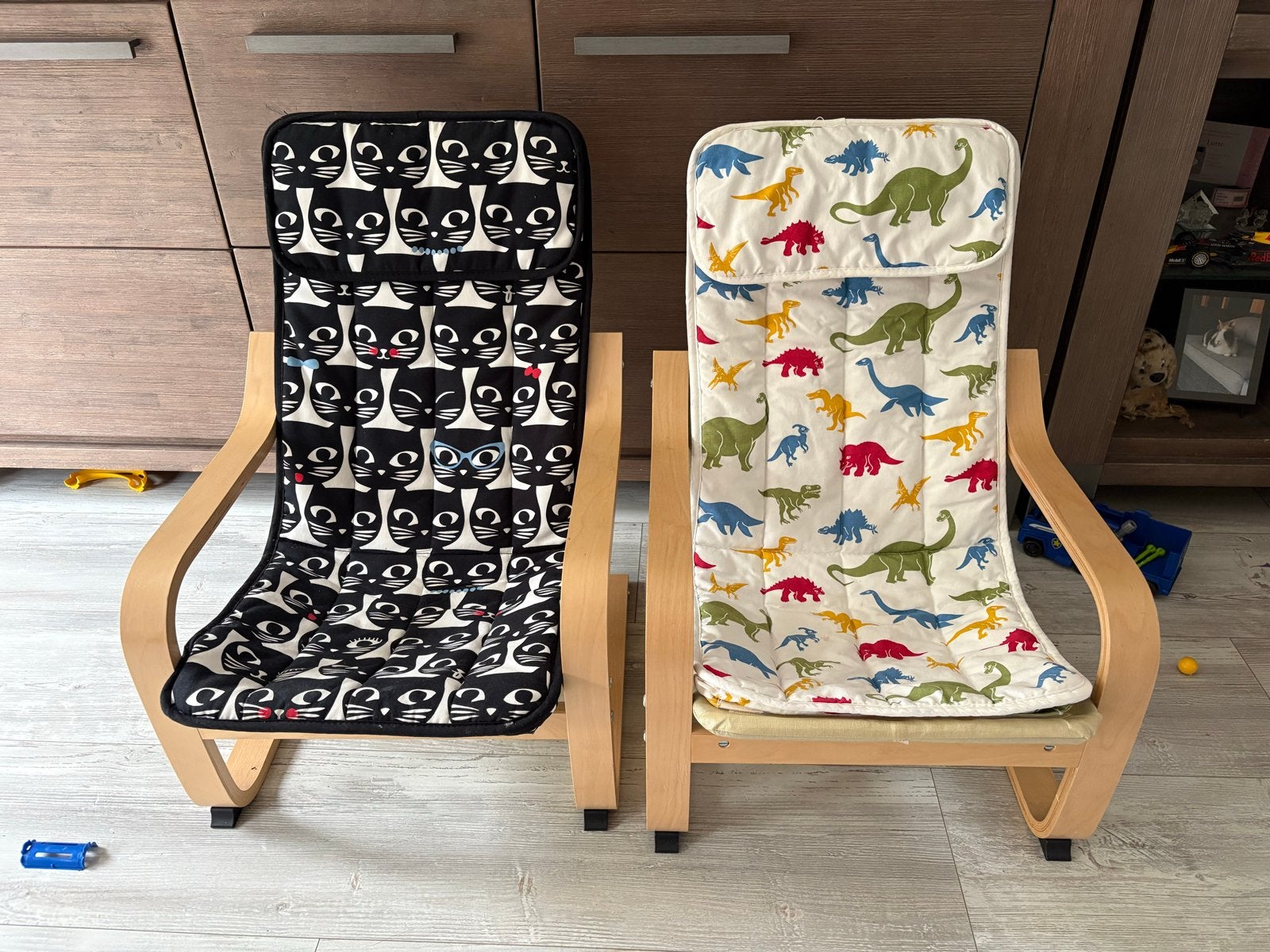 IKEA kinderstoel (2 stuks) met leuke hoezen, Ophalen, Zo goed als nieuw, Overige typen