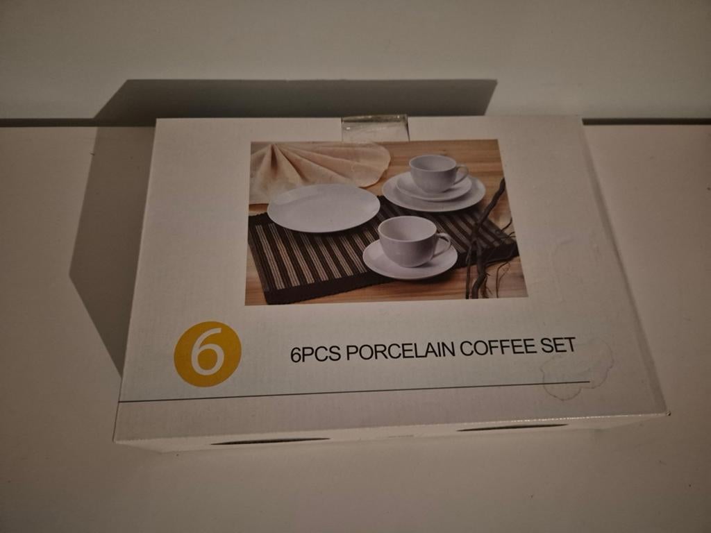 Porcelain coffee set 6 persoons, Ophalen of Verzenden, Nieuw, Overige stijlen, Bord(en)