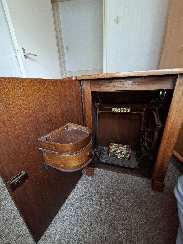 Mooie antieke singer naaimachine, Ophalen