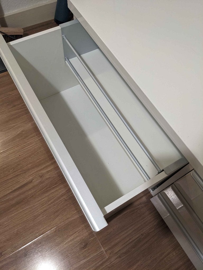 Sturdy White TV Stand with storage / Stevig wit tv-meubel, Huis en Inrichting, Ophalen, Overige materialen, Gebruikt, 150 tot 200 cm