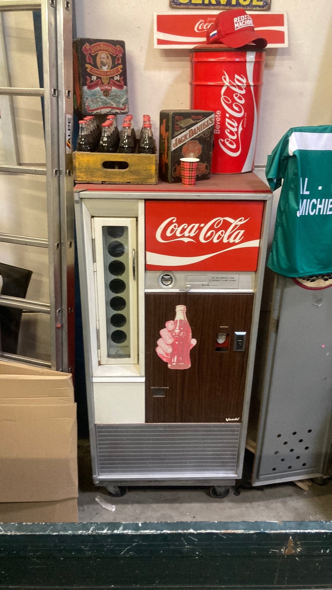 Vendo Coca Cola automaat, Ophalen, Zo goed als nieuw