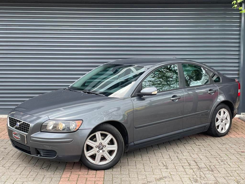 Volvo S40 1.8 Kinetic Airco | Trekhaak | Cruise Control | El, Voorwielaandrijving, Gebruikt, Zwart, 4 cilinders