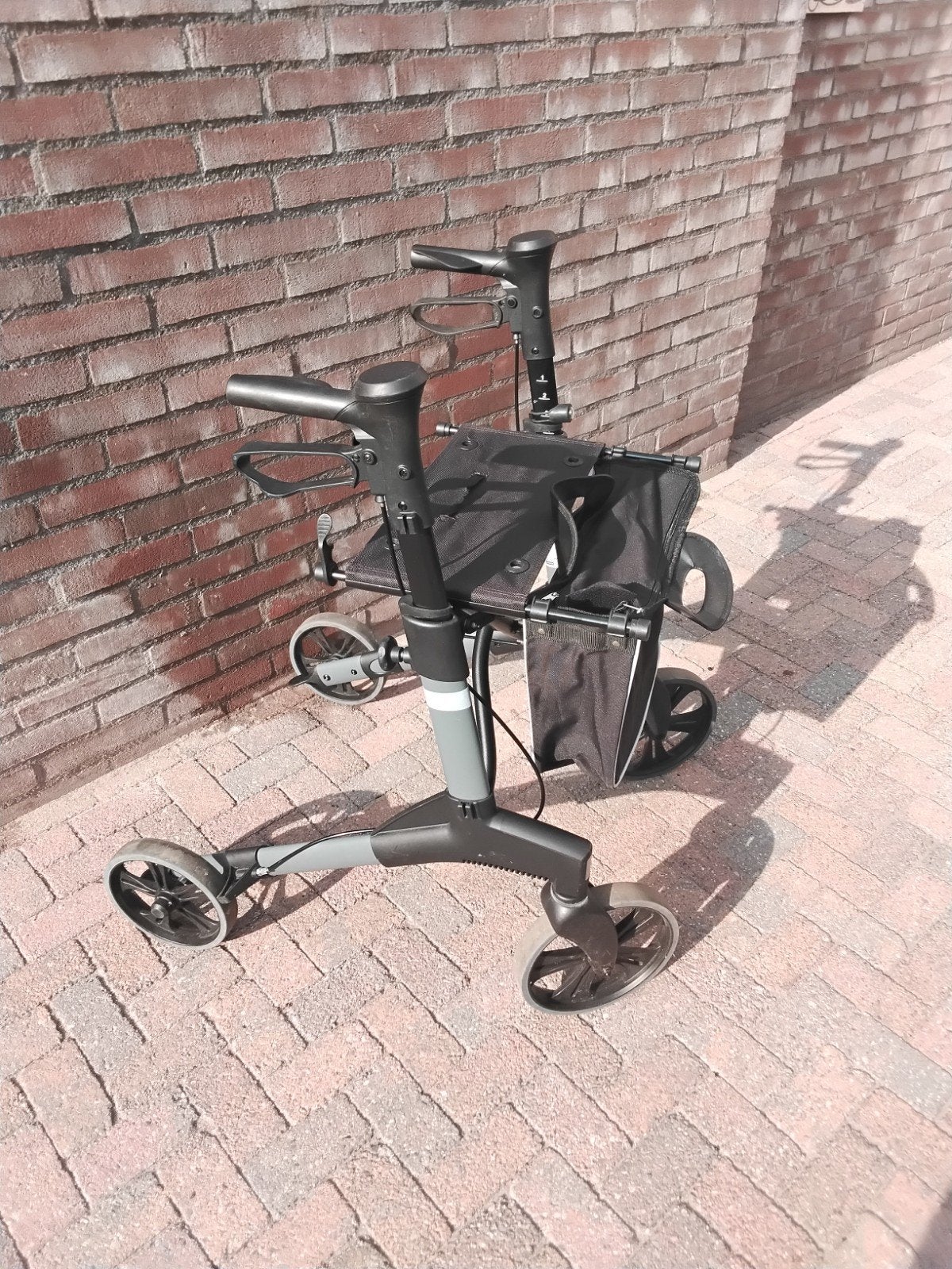 zeer nette TOPRO Troja rollator lichtgewicht frame inklapbaa, Ophalen, Lichtgewicht, Zo goed als nieuw