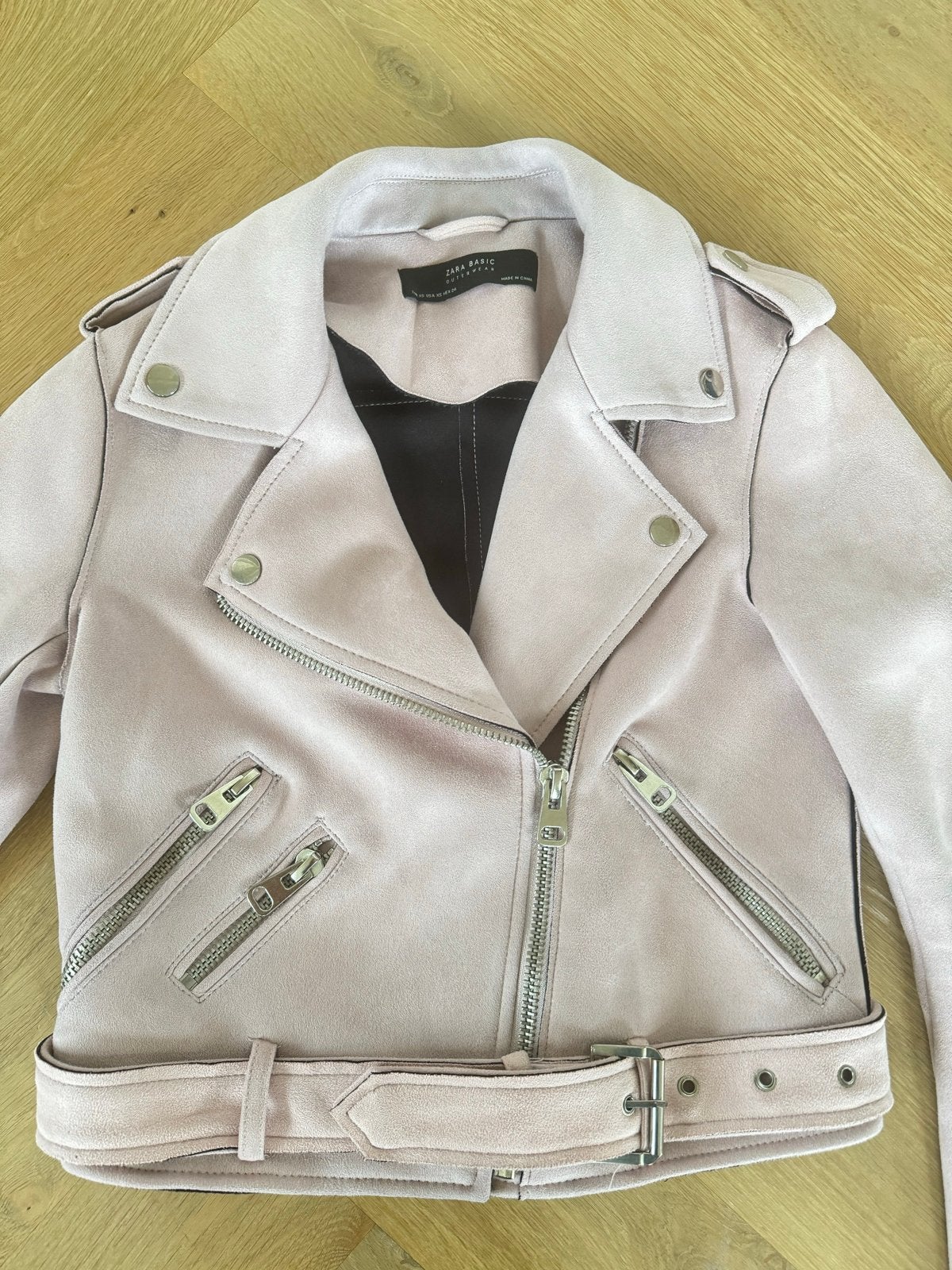 Suède look poederroze zomer jasje - maat 34 / XS ongedragen, Ophalen of Verzenden, Nieuw, Maat 34 (XS) of kleiner, Roze