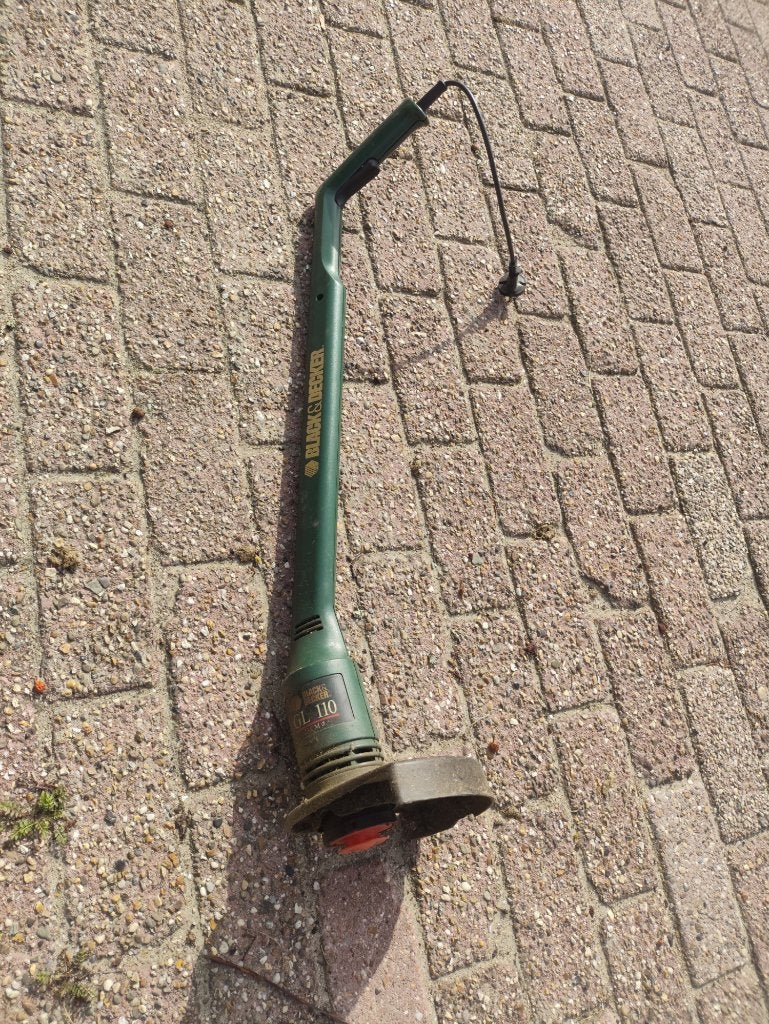 Grastrimer 10 euro, Ophalen, Gebruikt, Black & Decker, Minder dan 10 cm
