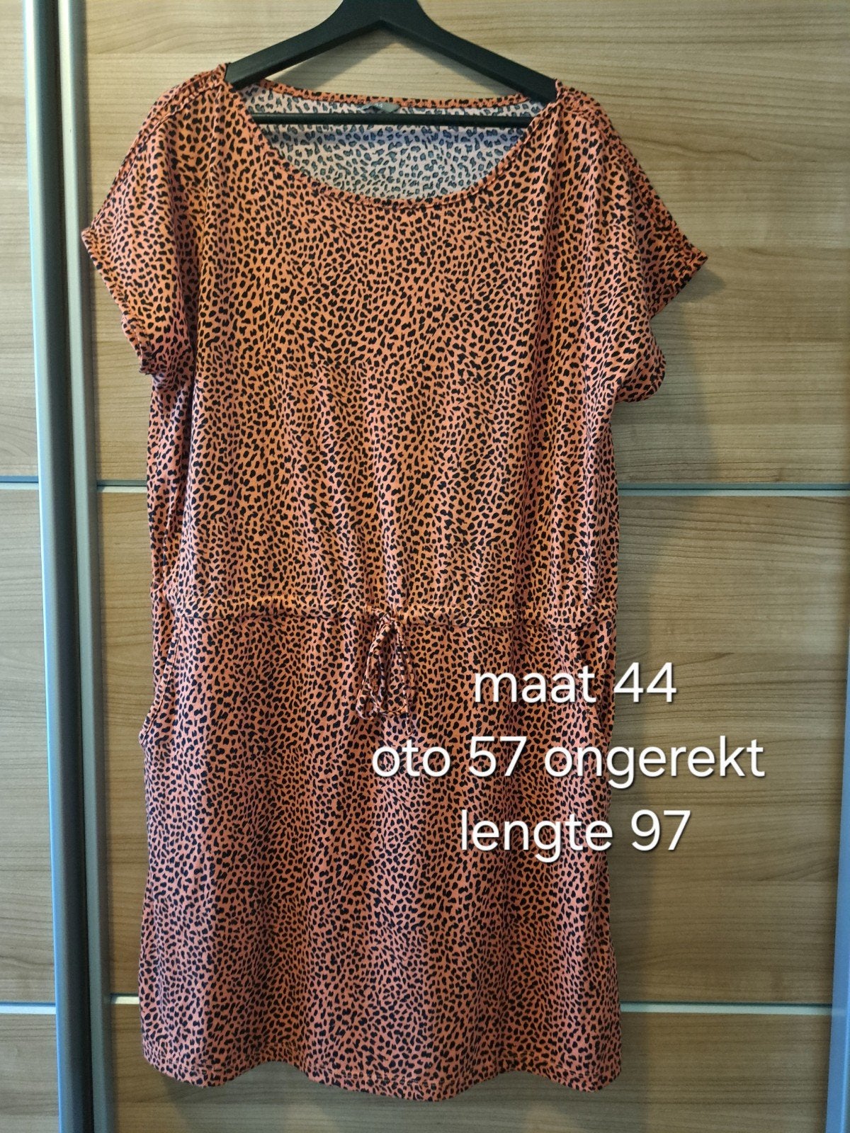 Mooie jurk maat 44, Ophalen of Verzenden, Zo goed als nieuw, Maat 42/44 (L), Onder de knie