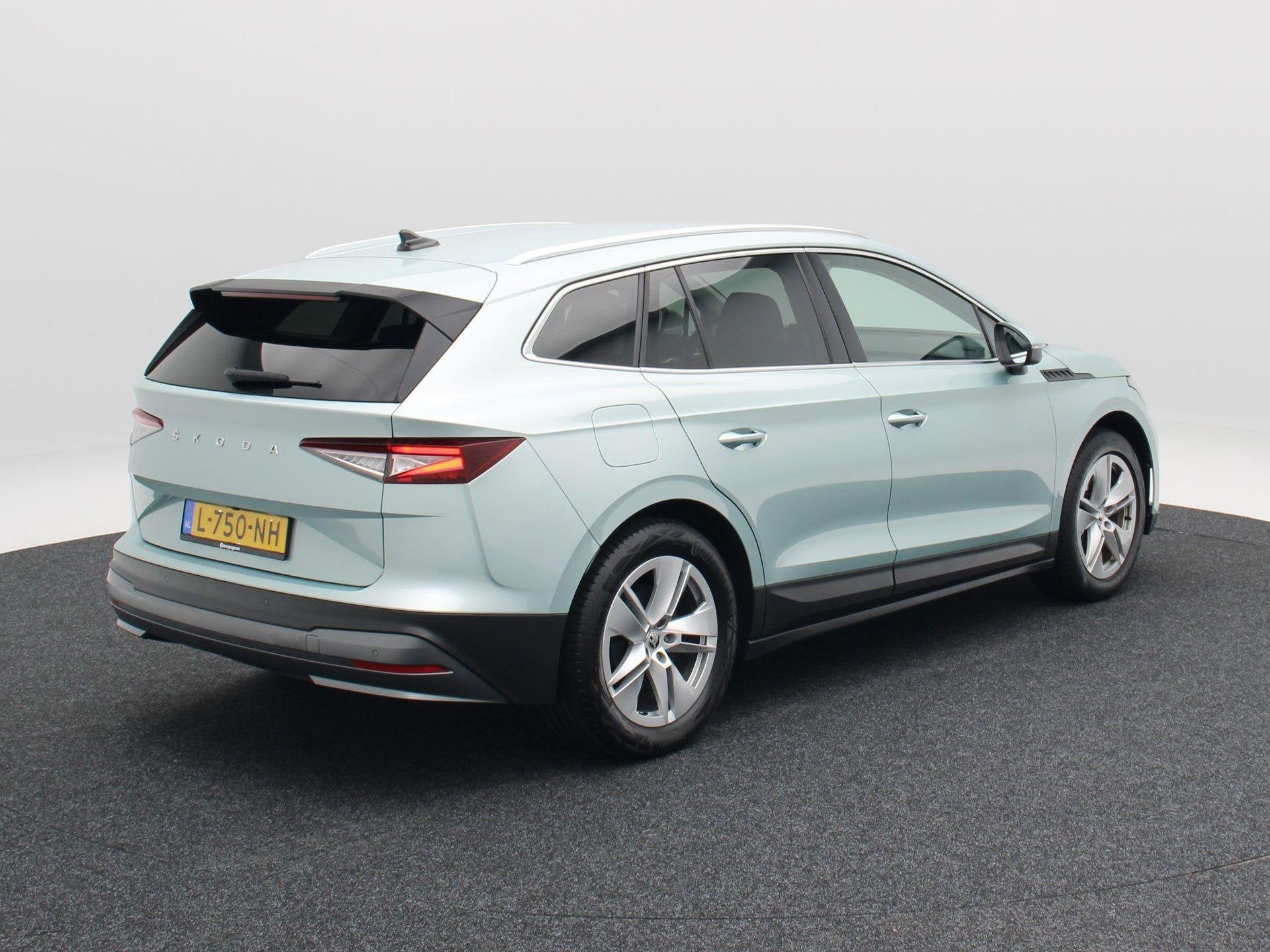 Skoda Enyaq iV 80 | Carplay | Cruise Control | Stoelverwarmi, Auto's, Automaat, Dealer onderhouden, Achterwielaandrijving, Gebruikt