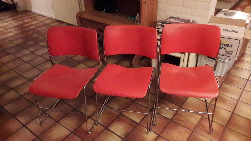 Howe stoel 40/4 oranje design vintage, Huis en Inrichting, Stoelen, Gebruikt, Overige kleuren, Drie, Ophalen of Verzenden