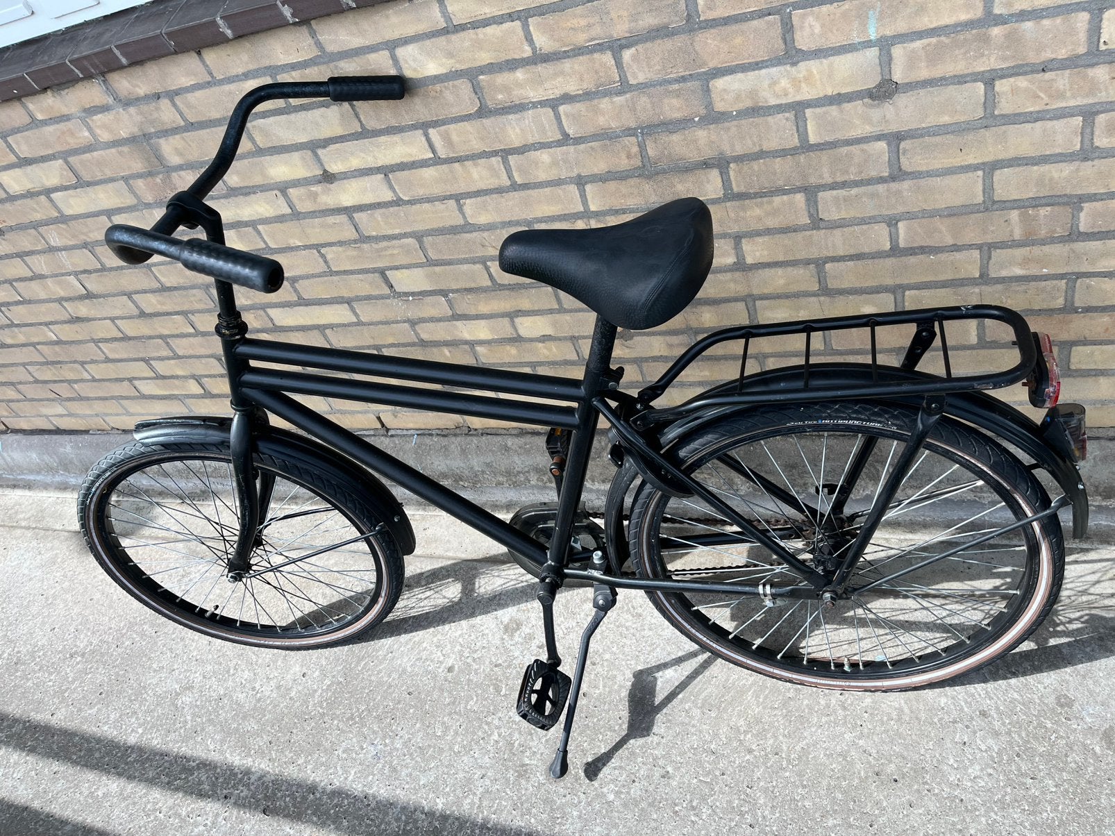 Zwarte jongensfiets met terugtraprem 20 EURO!!, Fietsen en Brommers, Fietsen | Jongens, Ophalen, Zo goed als nieuw