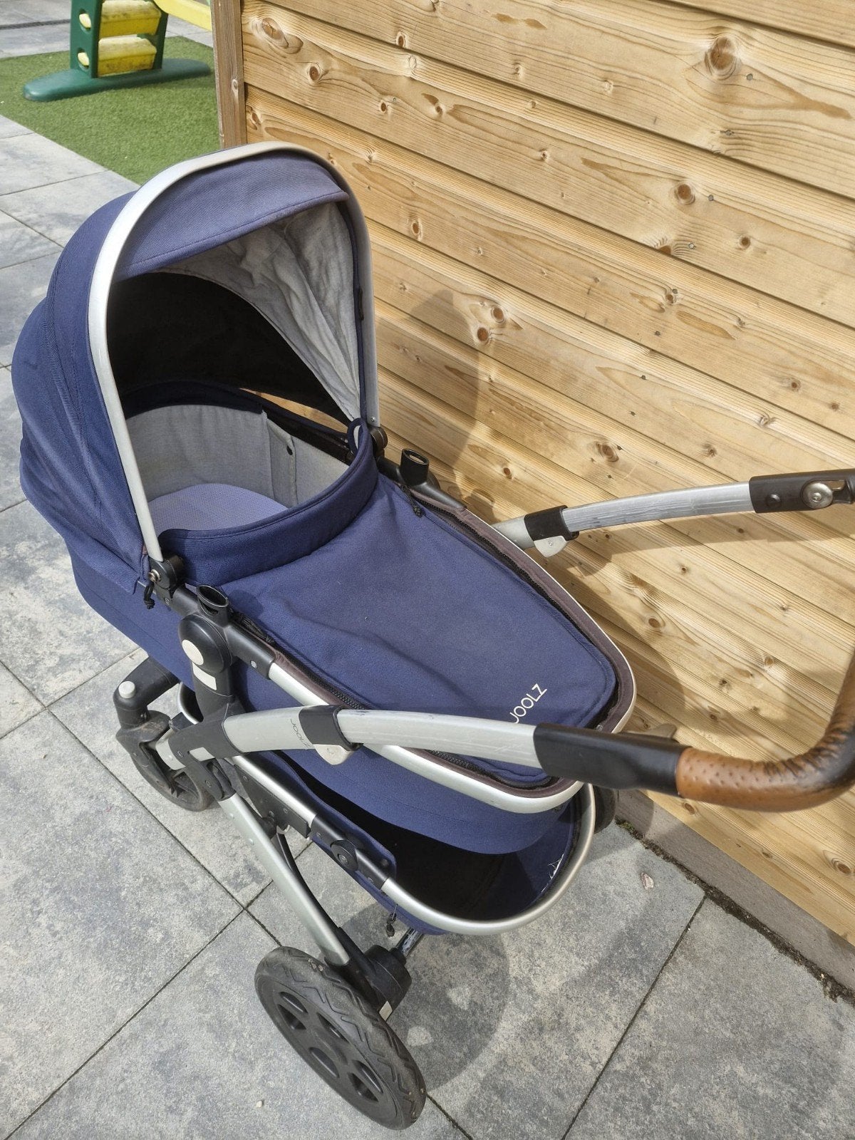 Blauwe kinderwagen Joolz, Kinderen en Baby's, Kinderwagens en Combinaties, Gebruikt, Verstelbare duwstang, Combiwagen, Ophalen