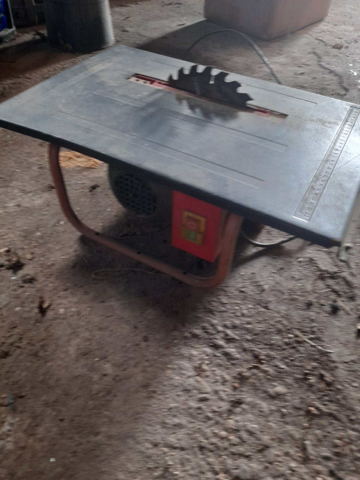 Zaagtafel - Compact en Krachtig, Ophalen, Gebruikt, Cirkelzaag, Onbekend