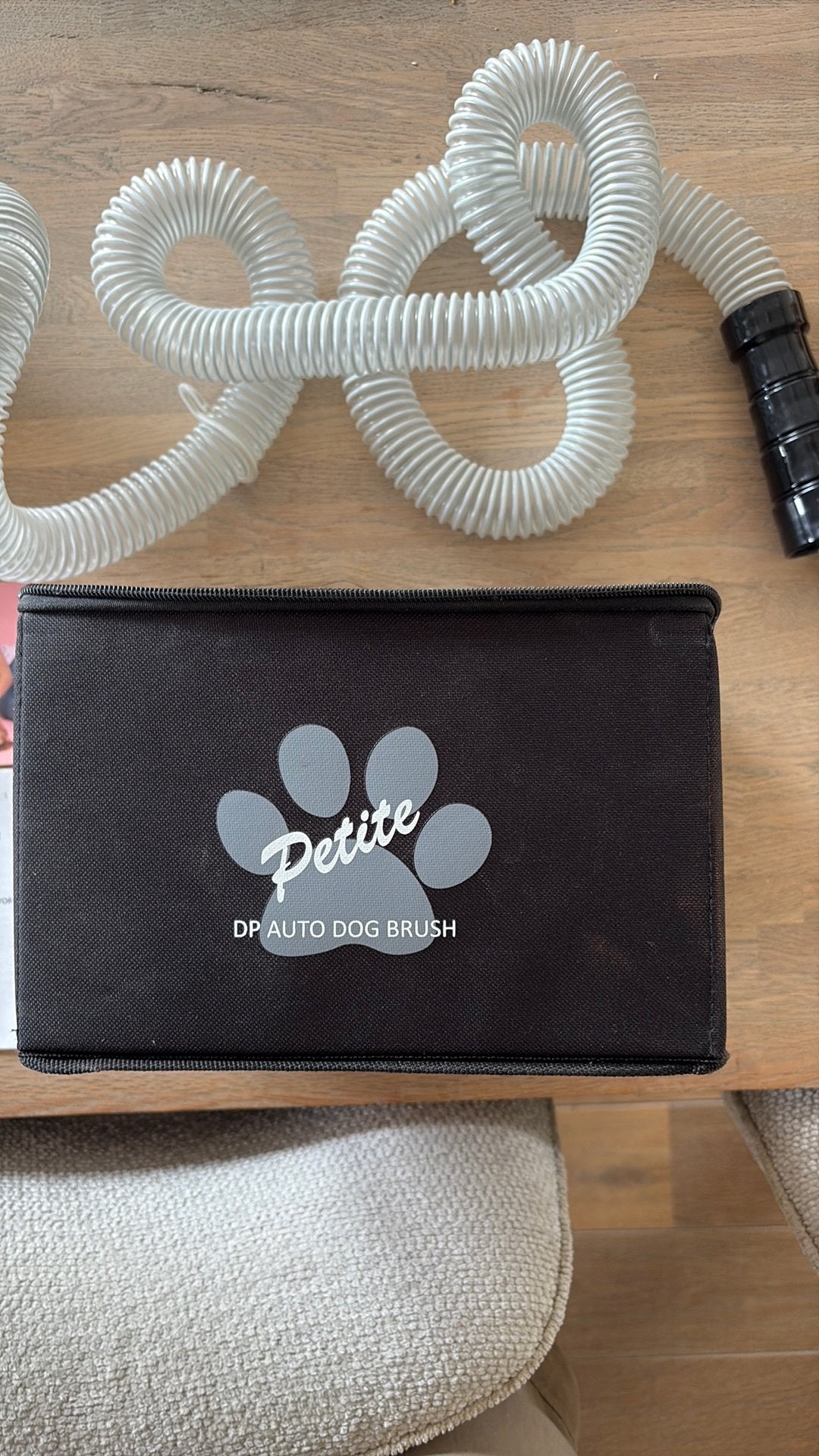 Petite DP auto dogbrush, Dieren en Toebehoren, Ophalen of Verzenden, Zo goed als nieuw
