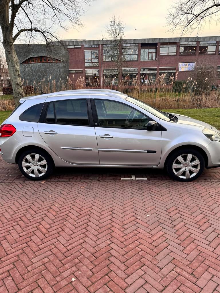 Renault Clio 1.2 TCE Estate 2011 Grijs, Voorwielaandrijving, 535 kg, 4 cilinders, 1095 kg