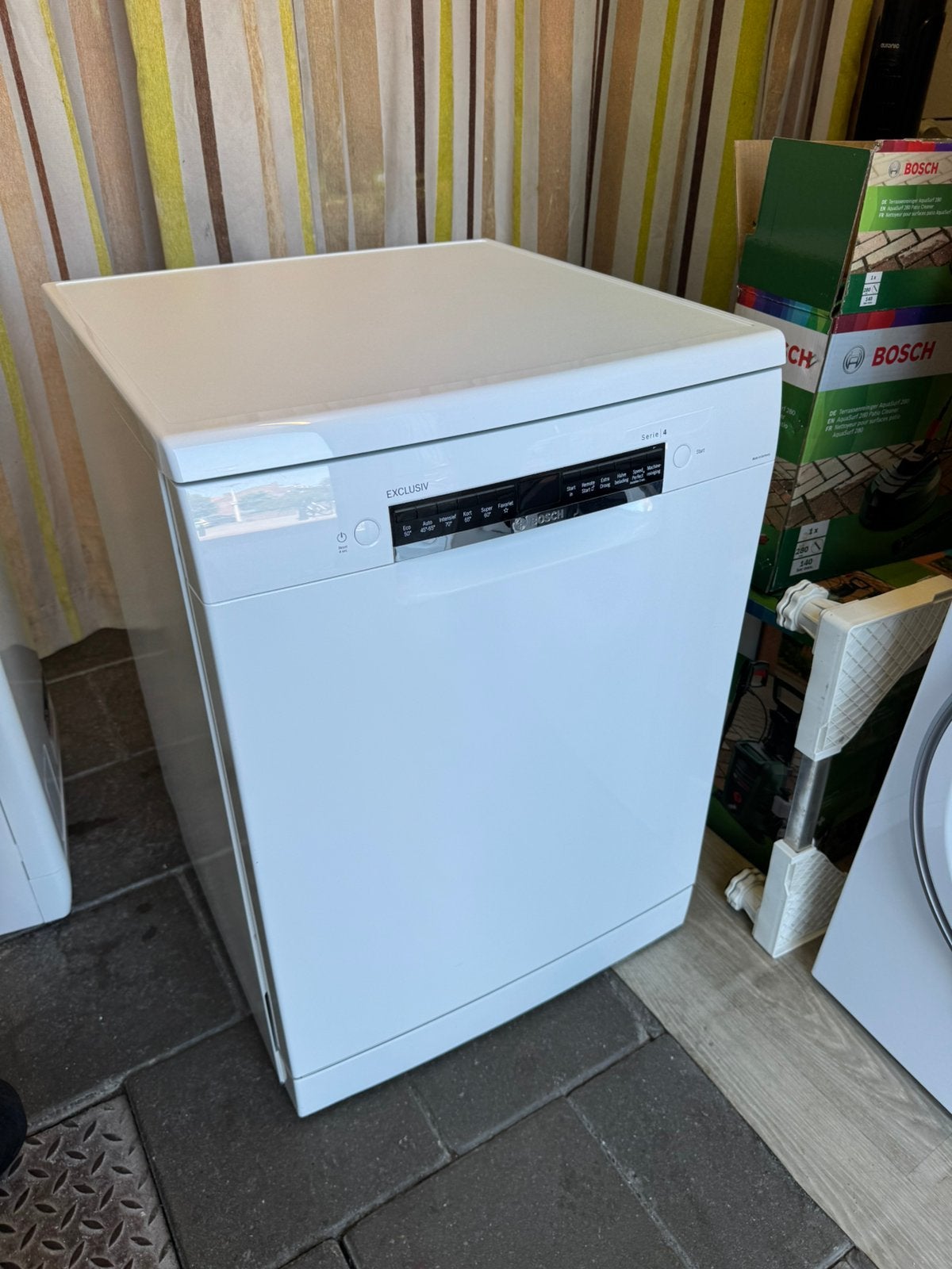 Foto 8 van Nette Afwasmachine | Bosch Serie | 4 - Uitstekende Staat
