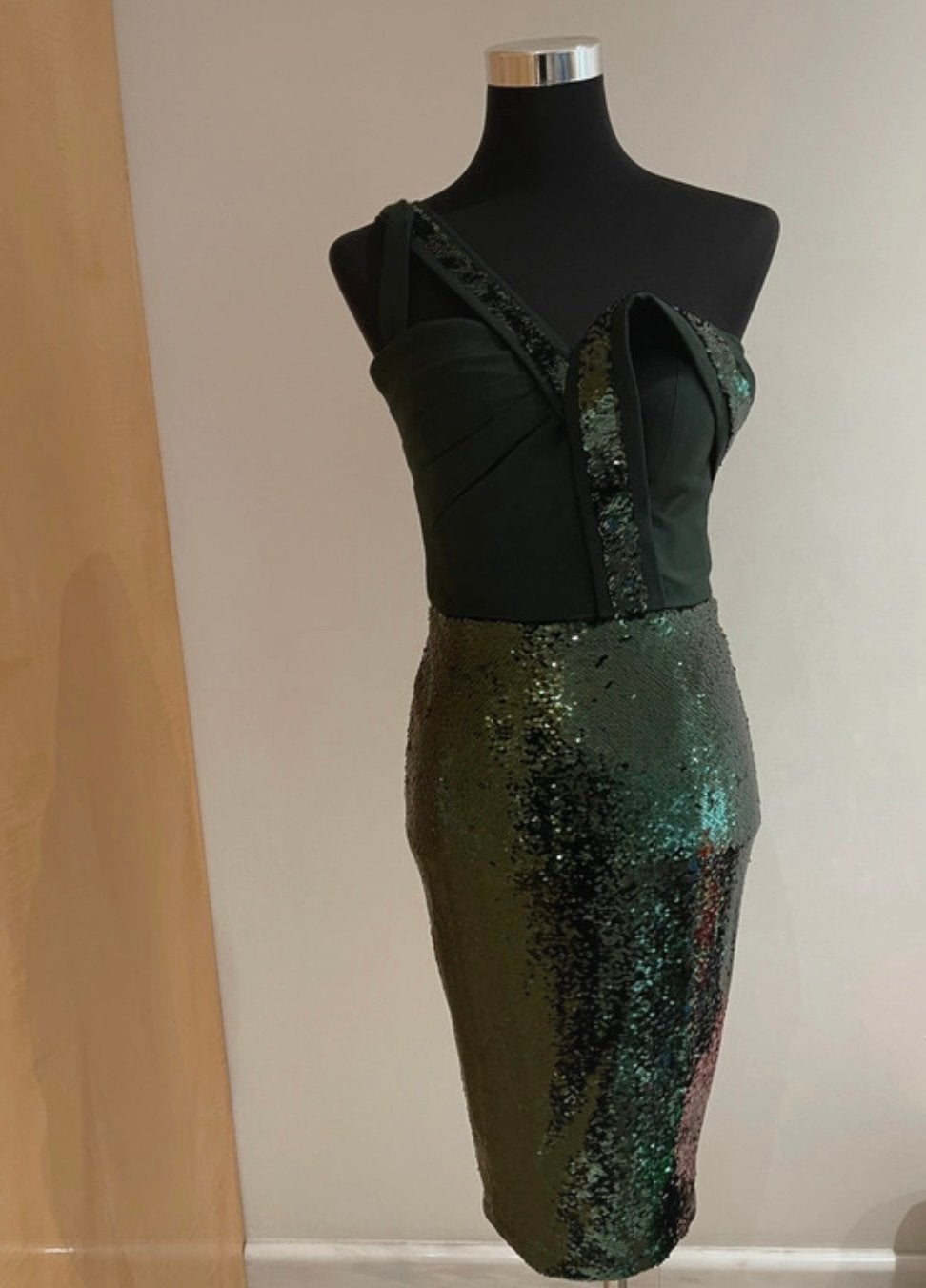 Le Salon Donkergroene Cocktailjurk met Pailletten, Maat 38/40 (M), Verzenden, Zo goed als nieuw, Knielengte