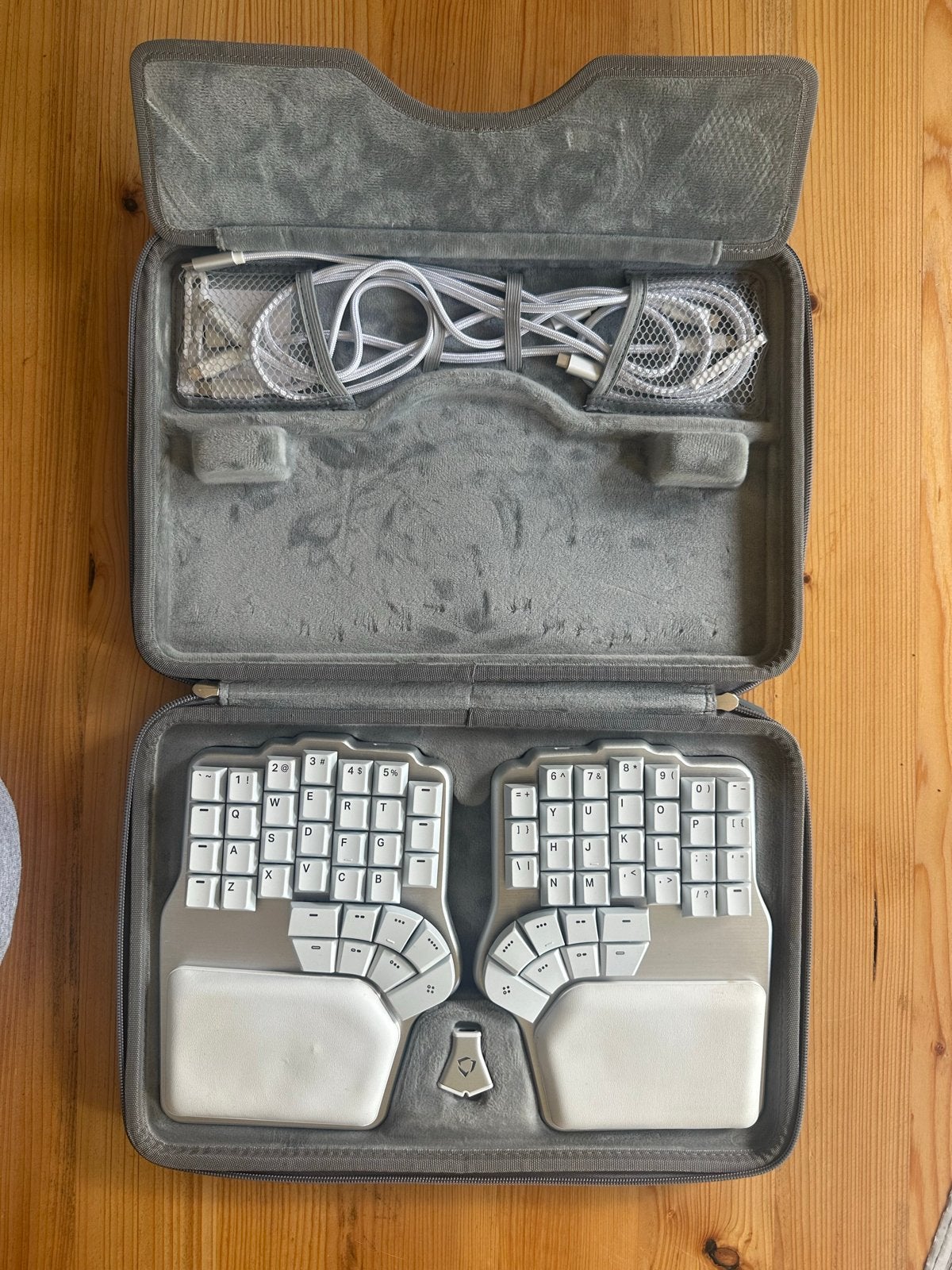 Dygma Defy split keyboard met accessoires, Ergonomisch, Ophalen of Verzenden, Zo goed als nieuw, Qwerty