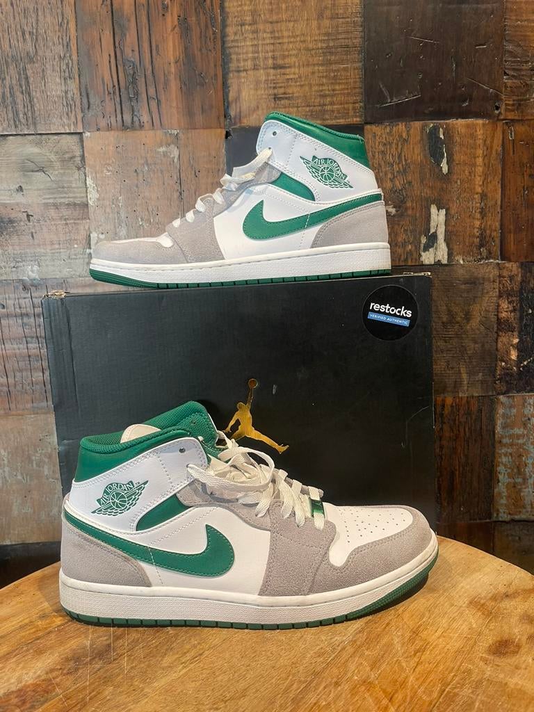 Nike - jordan mid - grijs groen, Ophalen of Verzenden, Zo goed als nieuw, Overige kleuren