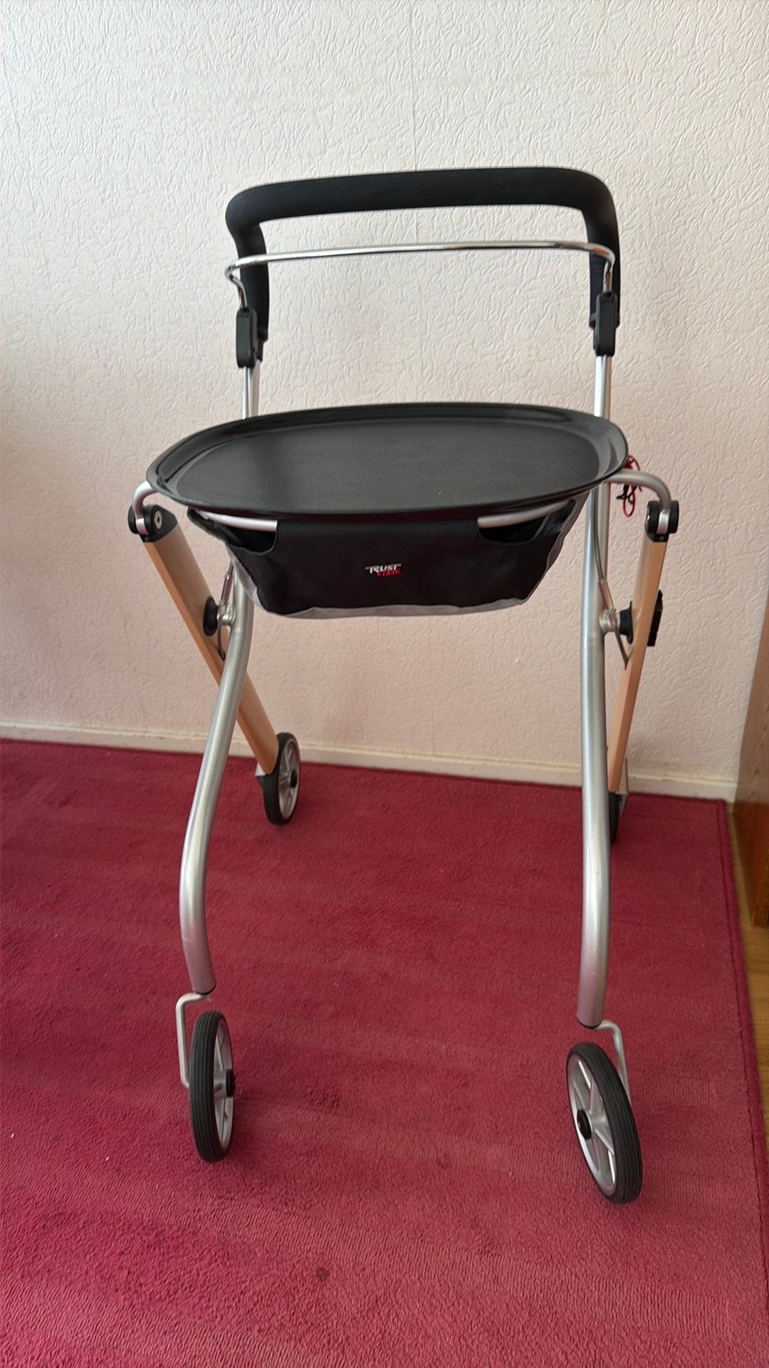 TrustCare rollator / looprek op wielen – lichtgewicht, Diversen, Ophalen, Lichtgewicht, Zo goed als nieuw