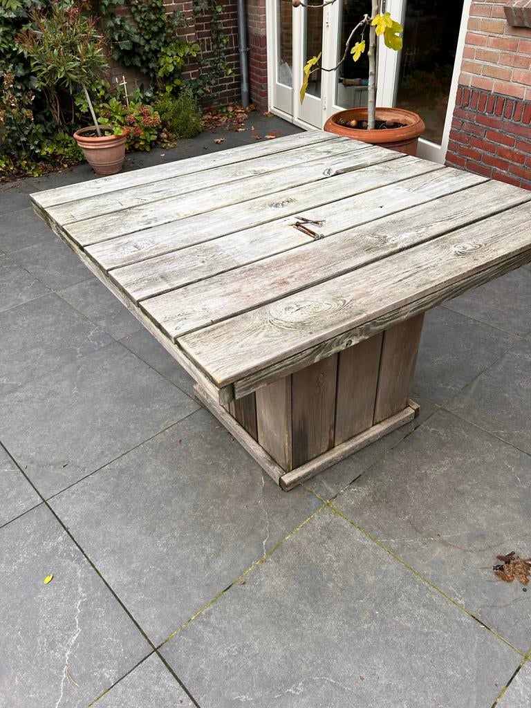 Houten tuintafel, deelbaar voor eenvoudig transport, Ophalen, Zo goed als nieuw