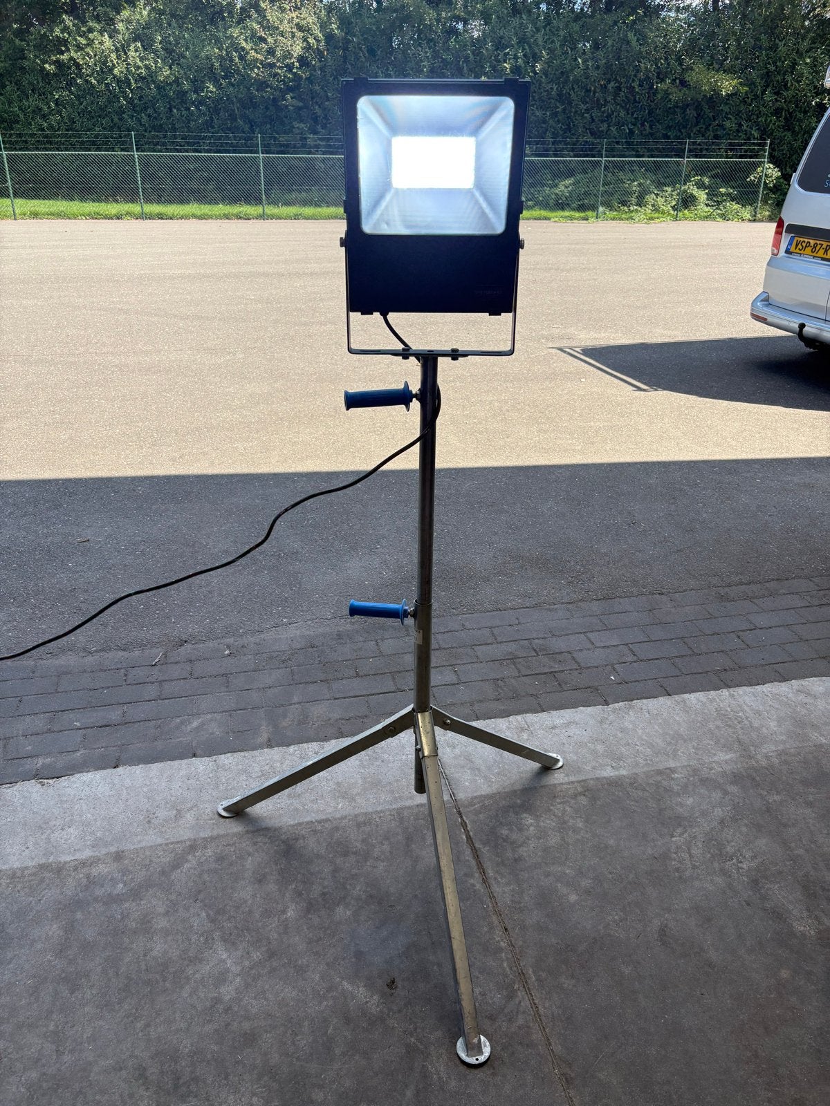 John Helper LED Bouwlamp op Statief - 150W IP65, Ophalen, Gebruikt, Met statief, Lamp met armatuur