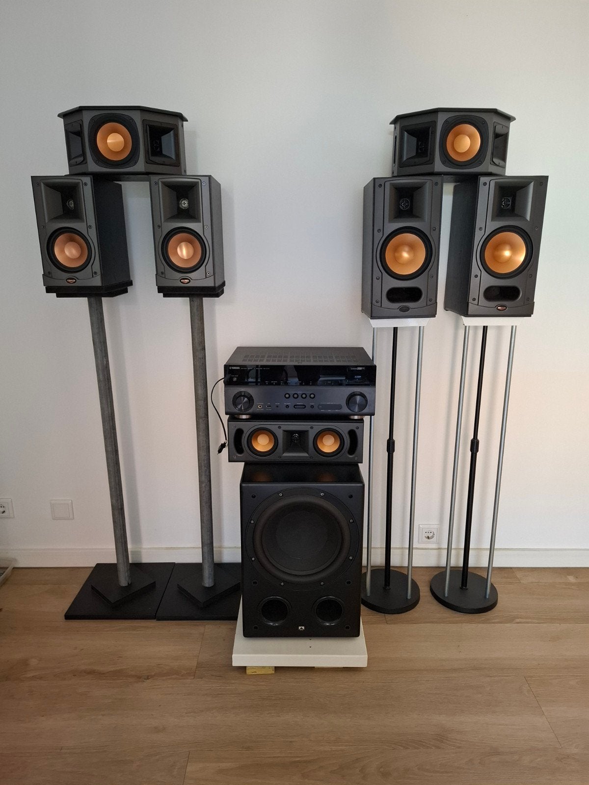 Complete Surround set, kan ook apart worden gekocht, Zo goed als nieuw, 60 tot 120 watt, Surroundset, Geschikt voor surround/home cinema