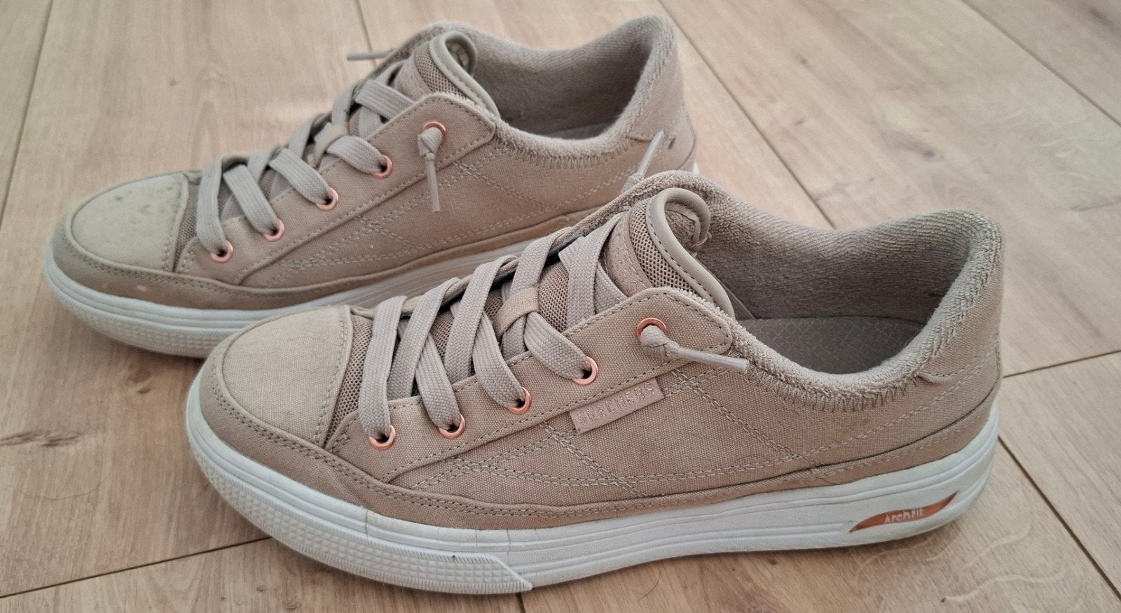 Skechers Air-Cooled Arch Fit Sneakers - Beige, Skechers, Beige, Ophalen of Verzenden, Sneakers of Gympen
