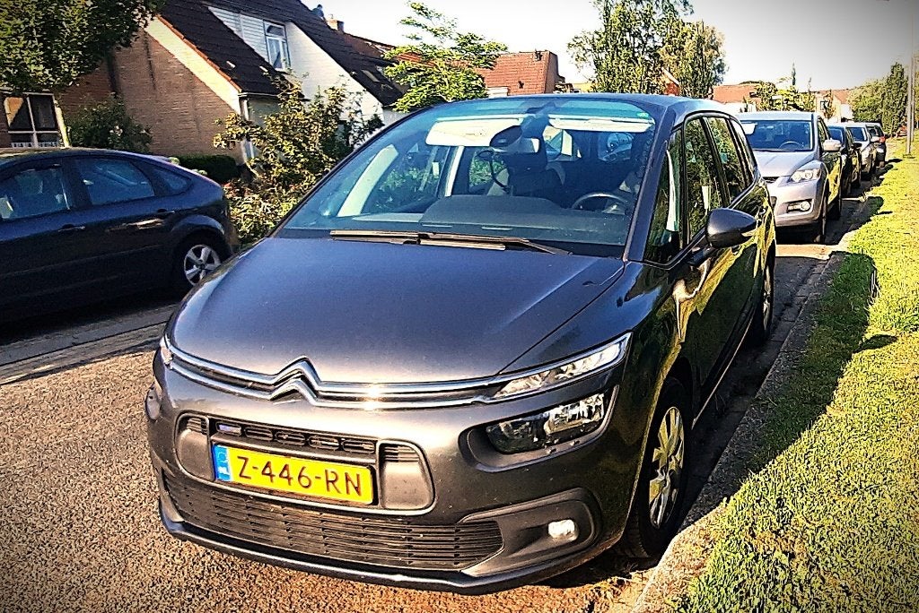 Citroën Picasso C4 1.2 Puretech 7 zitpl 130pk 2016 Trekhaak, Voorwielaandrijving, Stof, 1199 cc, 7 stoelen