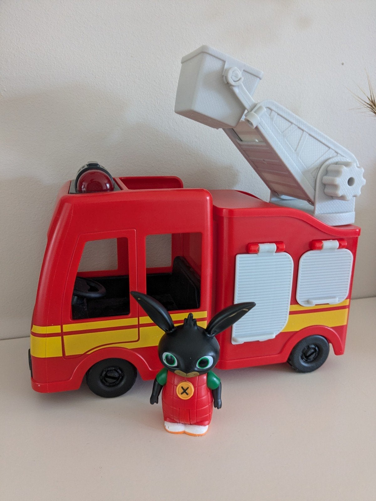 Bing Brandweerwagen met Bing figuur, Ophalen of Verzenden, Gebruikt