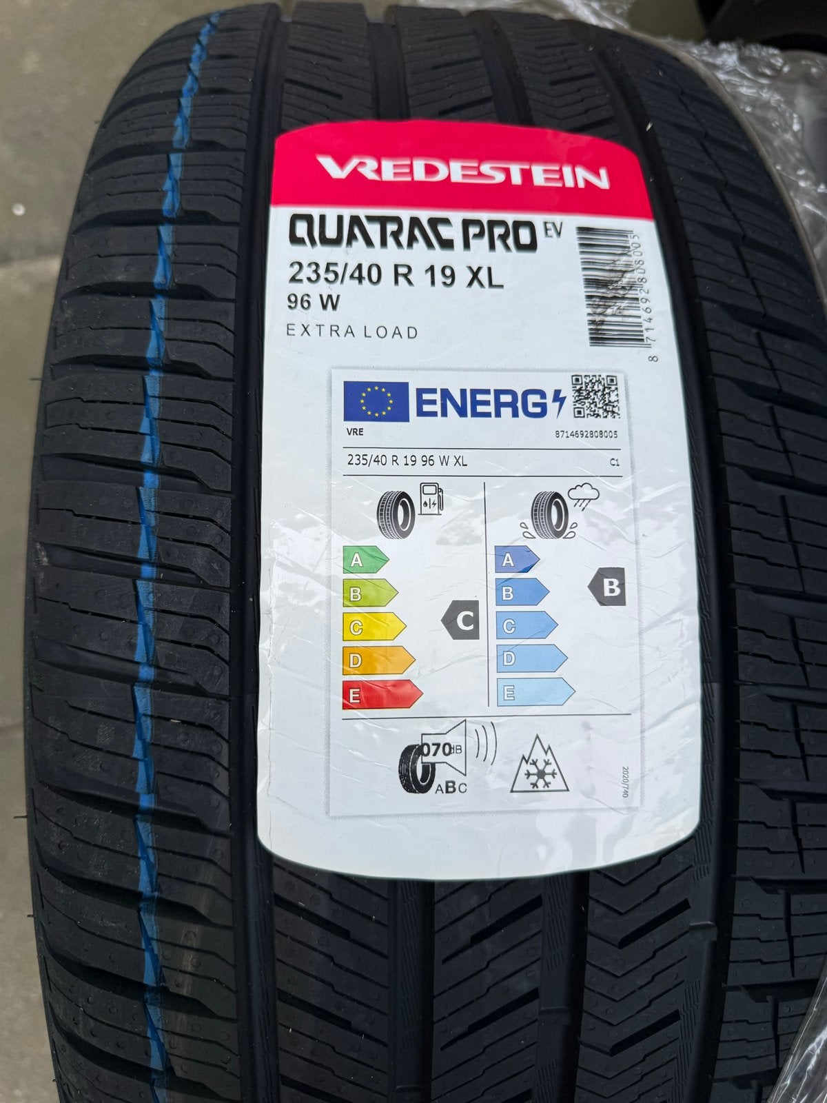 4 Vredestein Quatrac Pro 235/40 R19 XL 96W All-Season, Nieuw, 235 mm, All Season, Band(en)