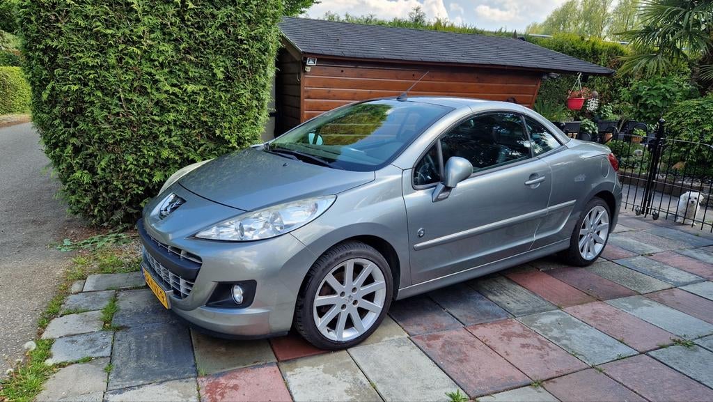 Peugeot 207 1.6 16V CC 88KW 2010 Grijs, Auto's, Peugeot, Particulier, Parkeersensor, Trekhaak, Benzine, C, Cabriolet, Handgeschakeld