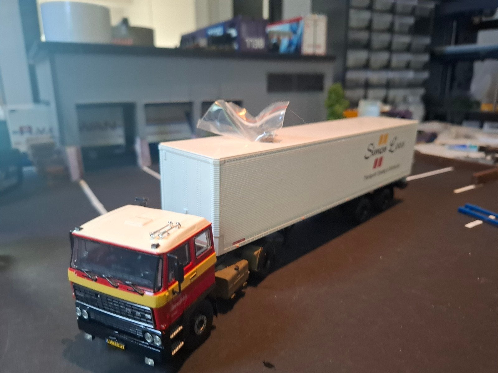Daf 2800 simon loos, Hobby en Vrije tijd, Modelauto's | 1:50, Ophalen of Verzenden, Nieuw, Bus of Vrachtwagen, Tekno