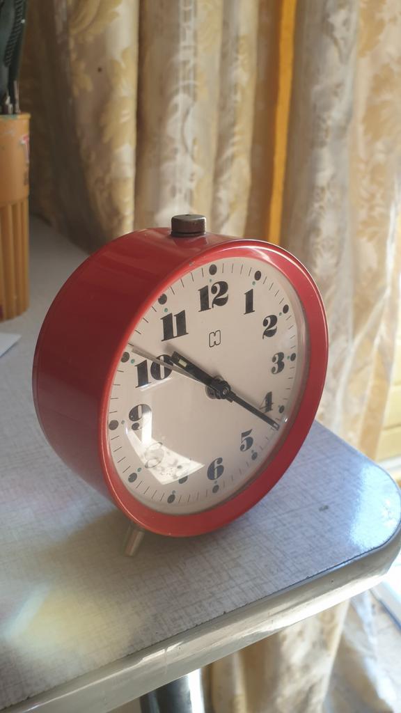 Mechanische Hema wekker. Vintage Retro., Ophalen of Verzenden, Zo goed als nieuw, Analoog