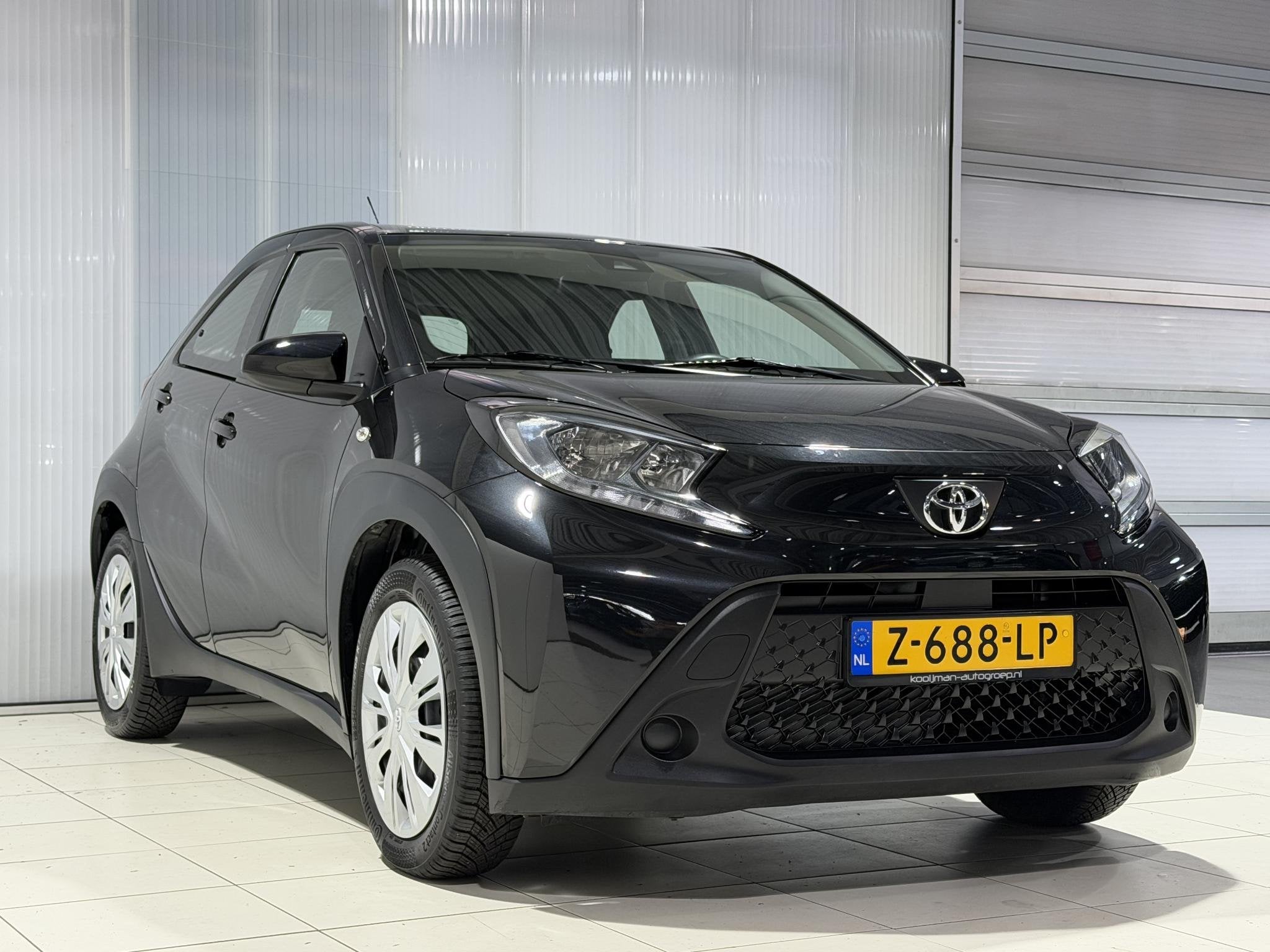 Toyota Aygo X 1.0 VVT-i MT Play All season banden , AppleCar, Auto's, Dealer onderhouden, Gebruikt, 920 kg, 4 stoelen