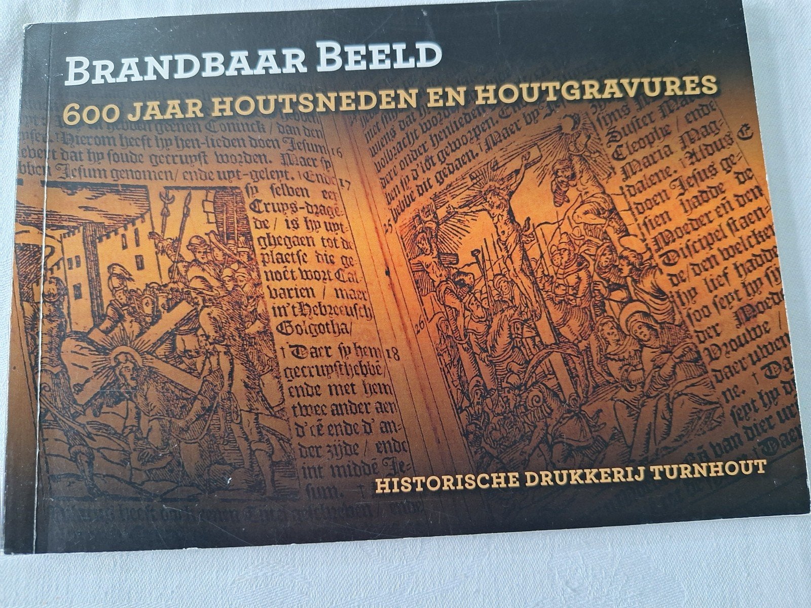 Brandbaar Beeld: 600 jaar houtsneden en houtgravures, Boeken, Ophalen of Verzenden, Zo goed als nieuw, Herwig Kempenaars, Grafische vormgeving