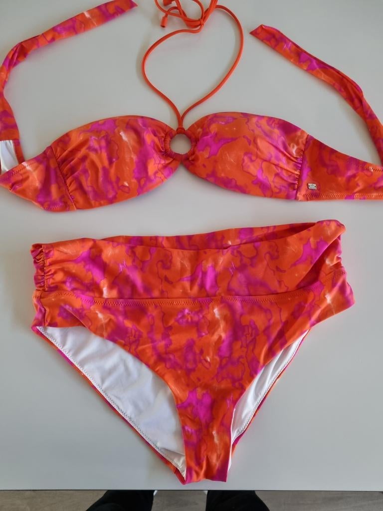 Prachtige bikini van Bogner Fire & Ice. Maat 42. Zgan, Kleding | Dames, Badmode en Zwemkleding, Bogner, Nieuw, Oranje, Ophalen of Verzenden