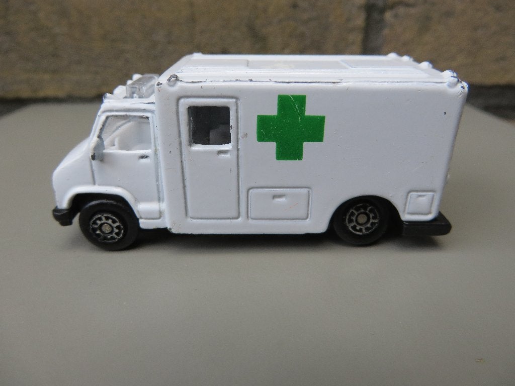 Edocar Ambulance met groen kruis, Ophalen of Verzenden, Gebruikt, Auto