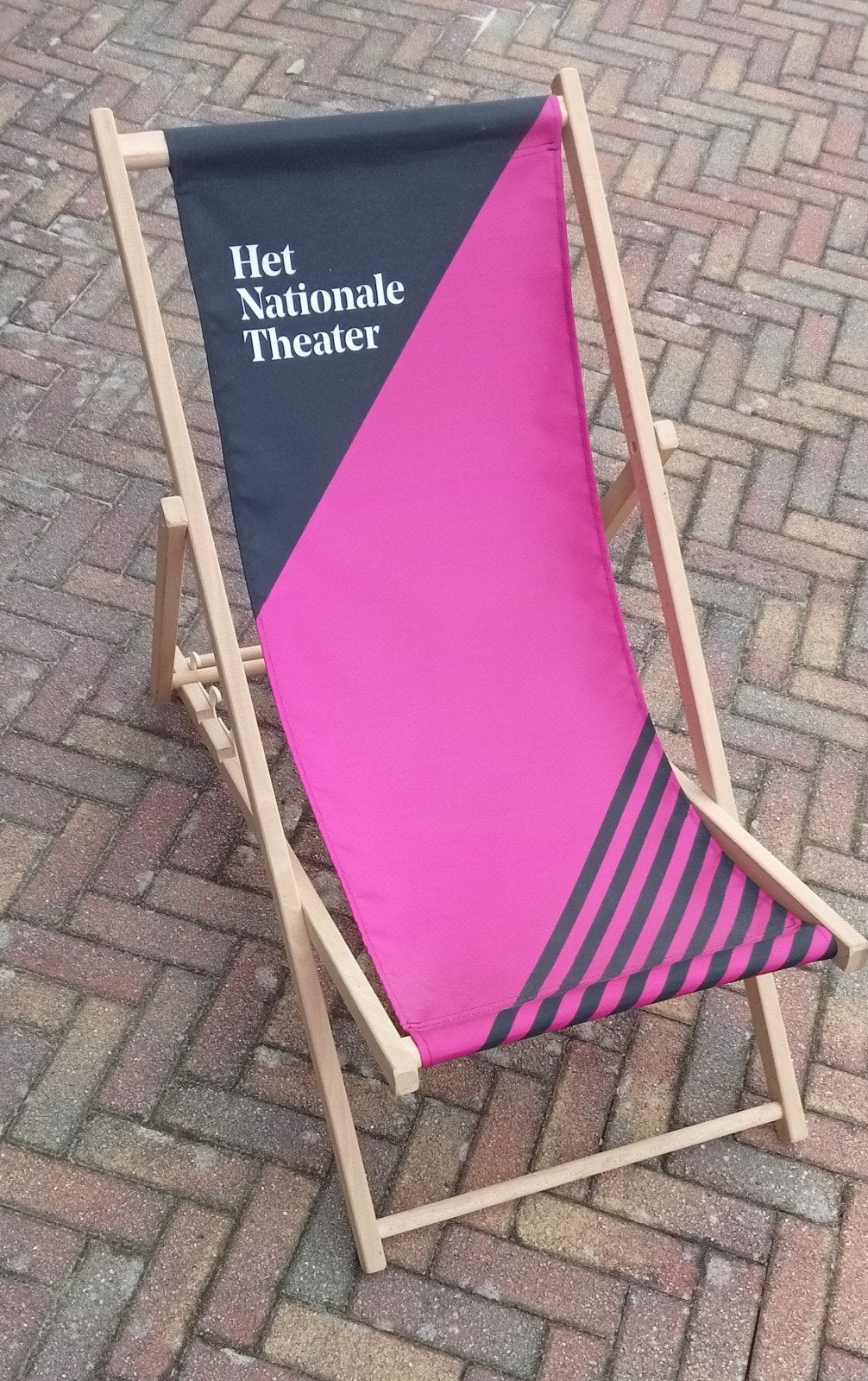 Strandstoel 'Het Nationale Theater' - Roze/Zwart, Ophalen, Gebruikt, Hout, Inklapbaar